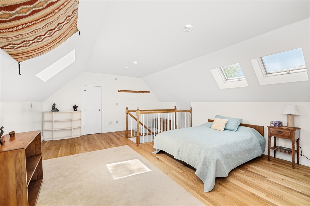 185 Howland