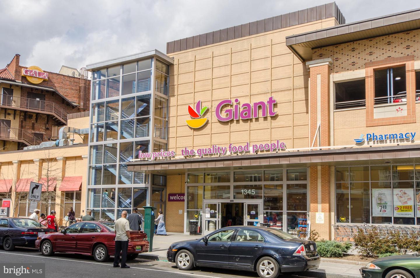 1435 Clifton St NW #4