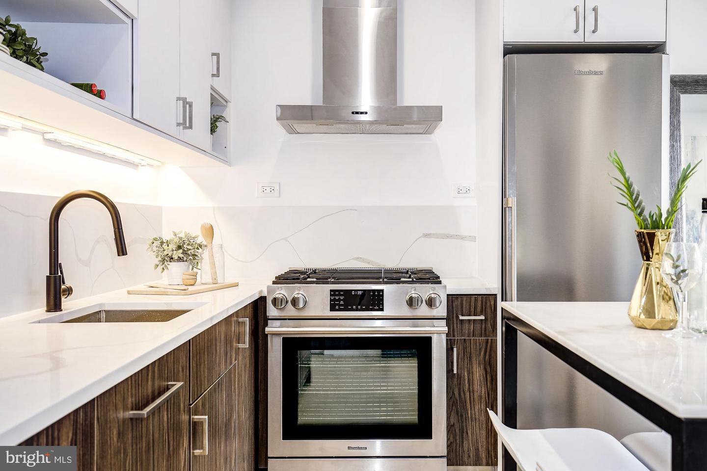 1435 Clifton St NW #4