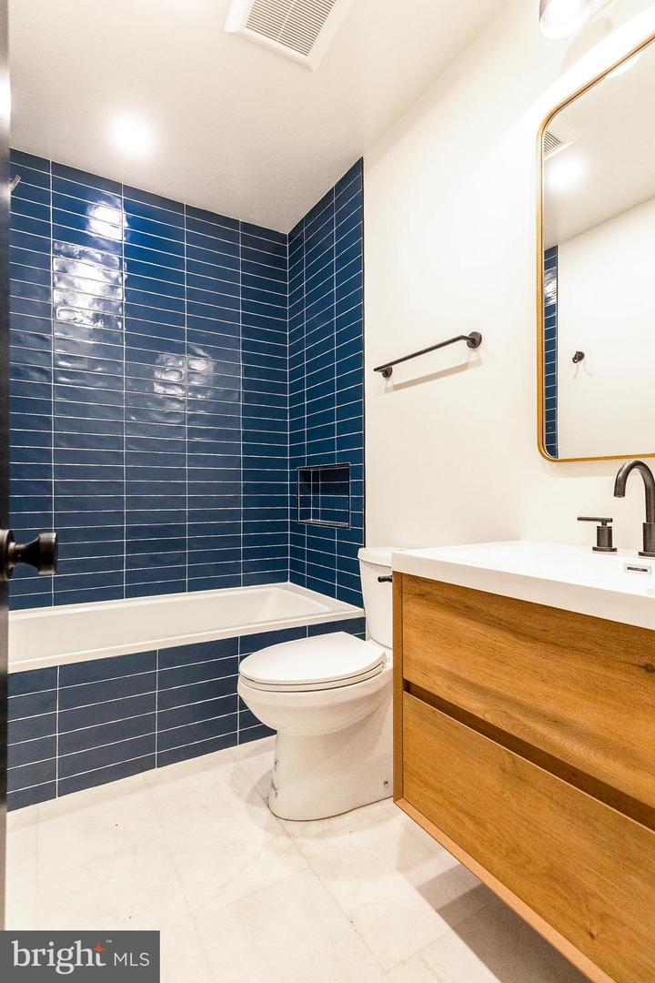 418 M St NW #1