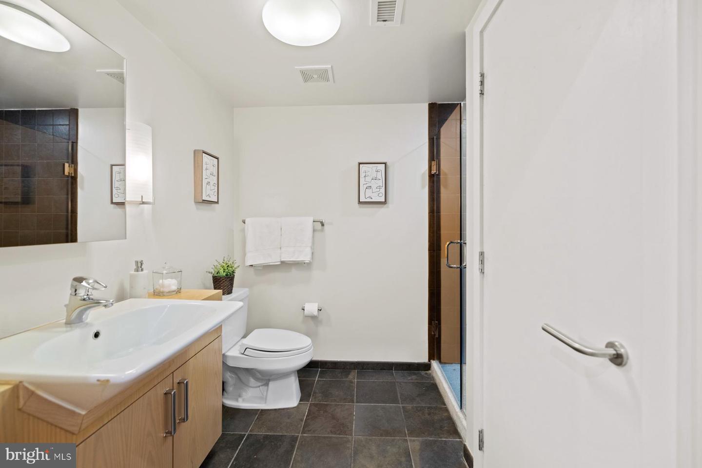 1390 V St NW #310