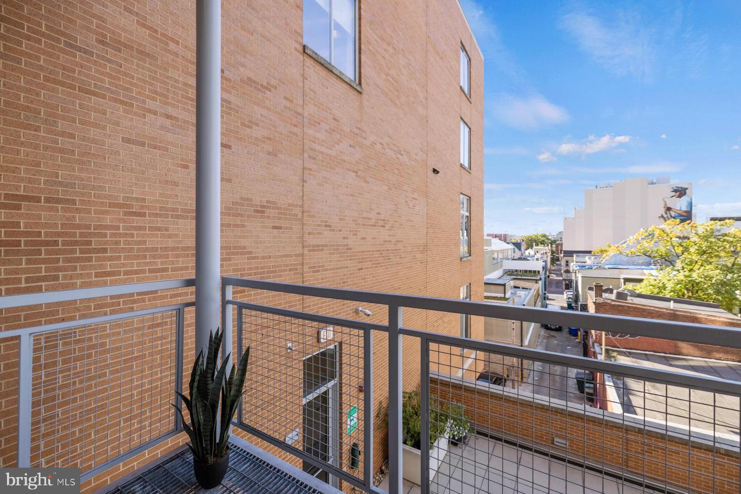 1390 V St NW #310