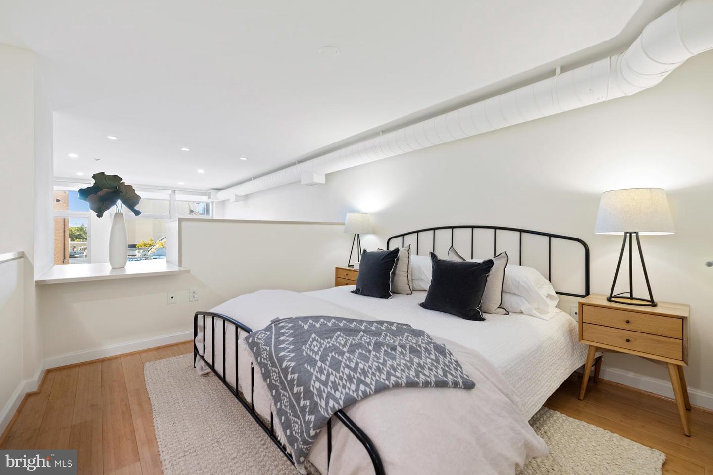 1390 V St NW #310