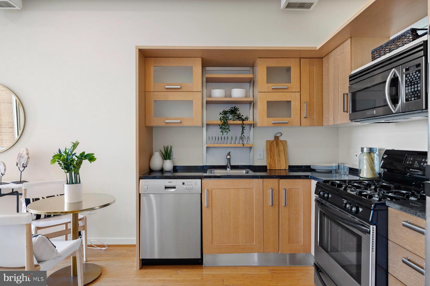 1390 V St NW #310