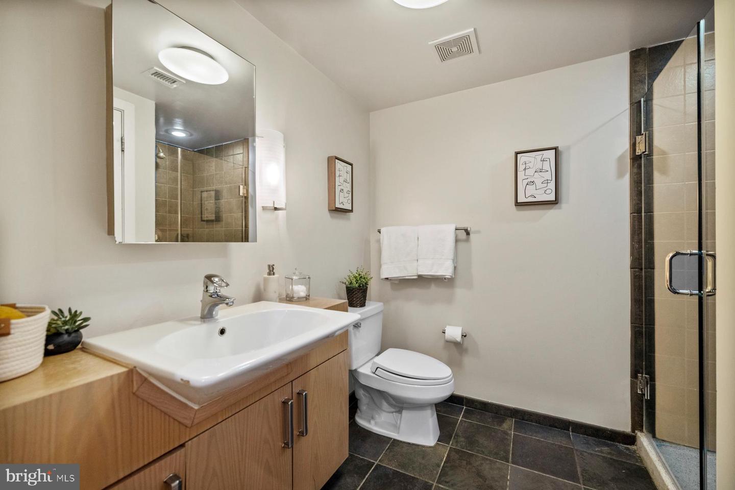 1390 V St NW #310