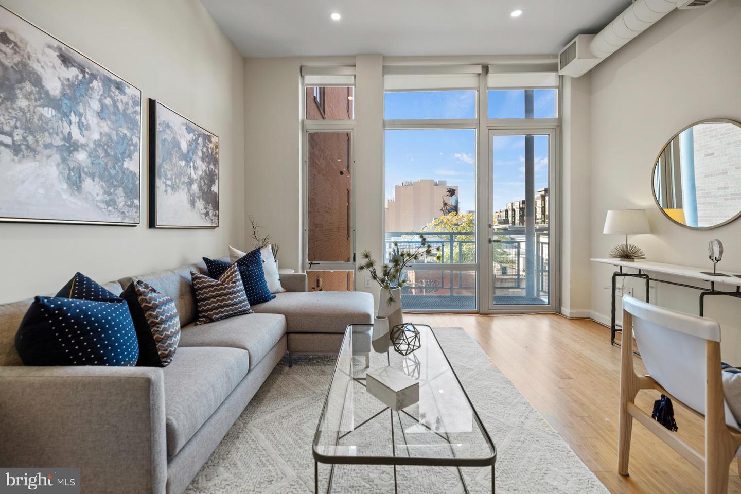 1390 V St NW #310