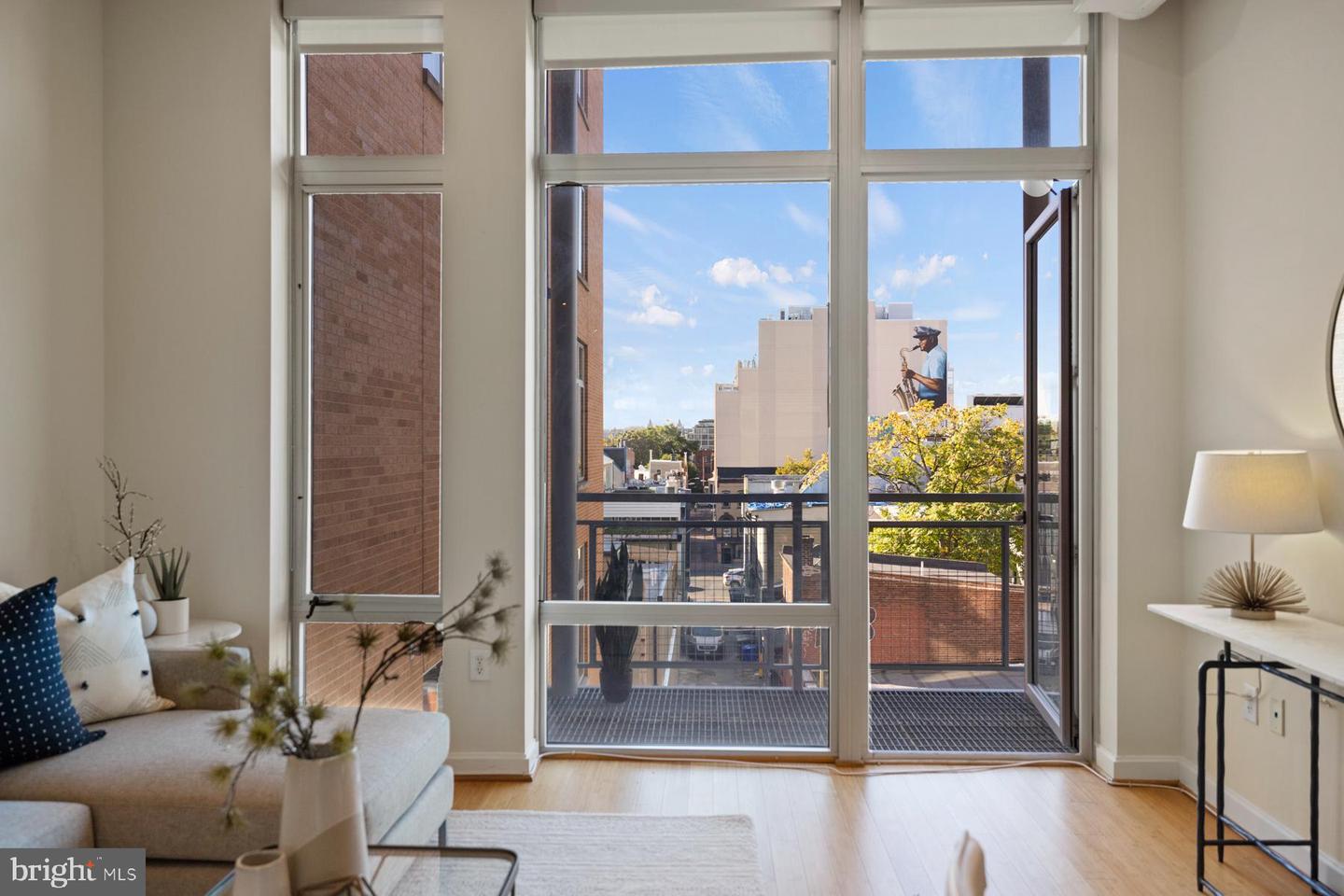 1390 V St NW #310