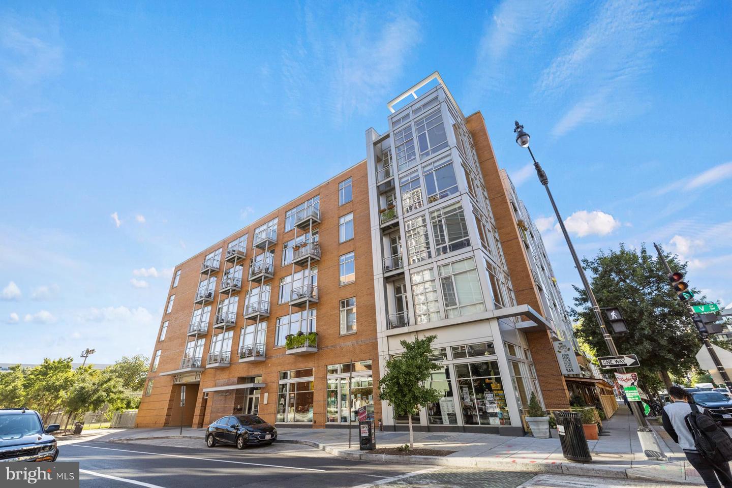 1390 V St NW #310