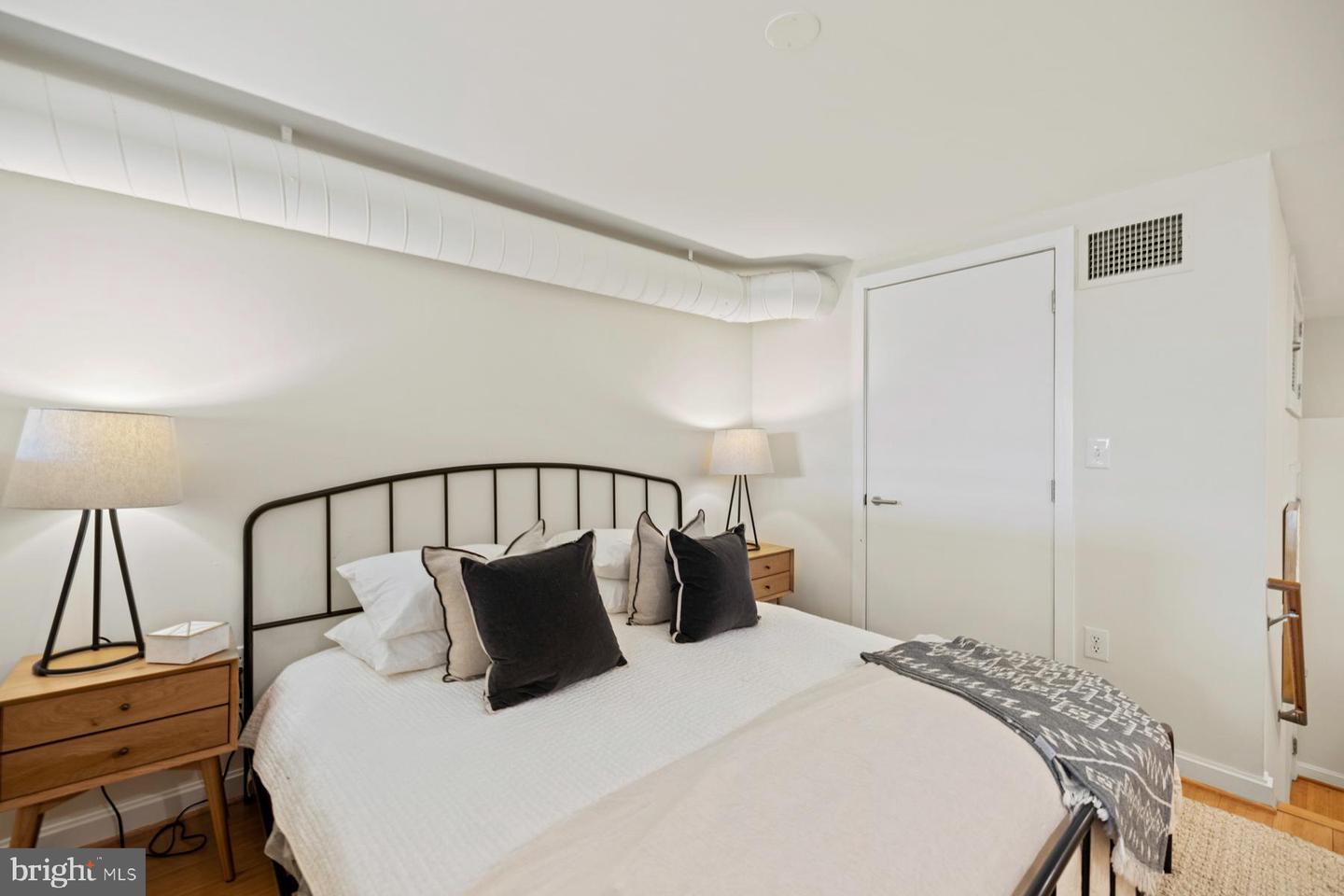 1390 V St NW #310