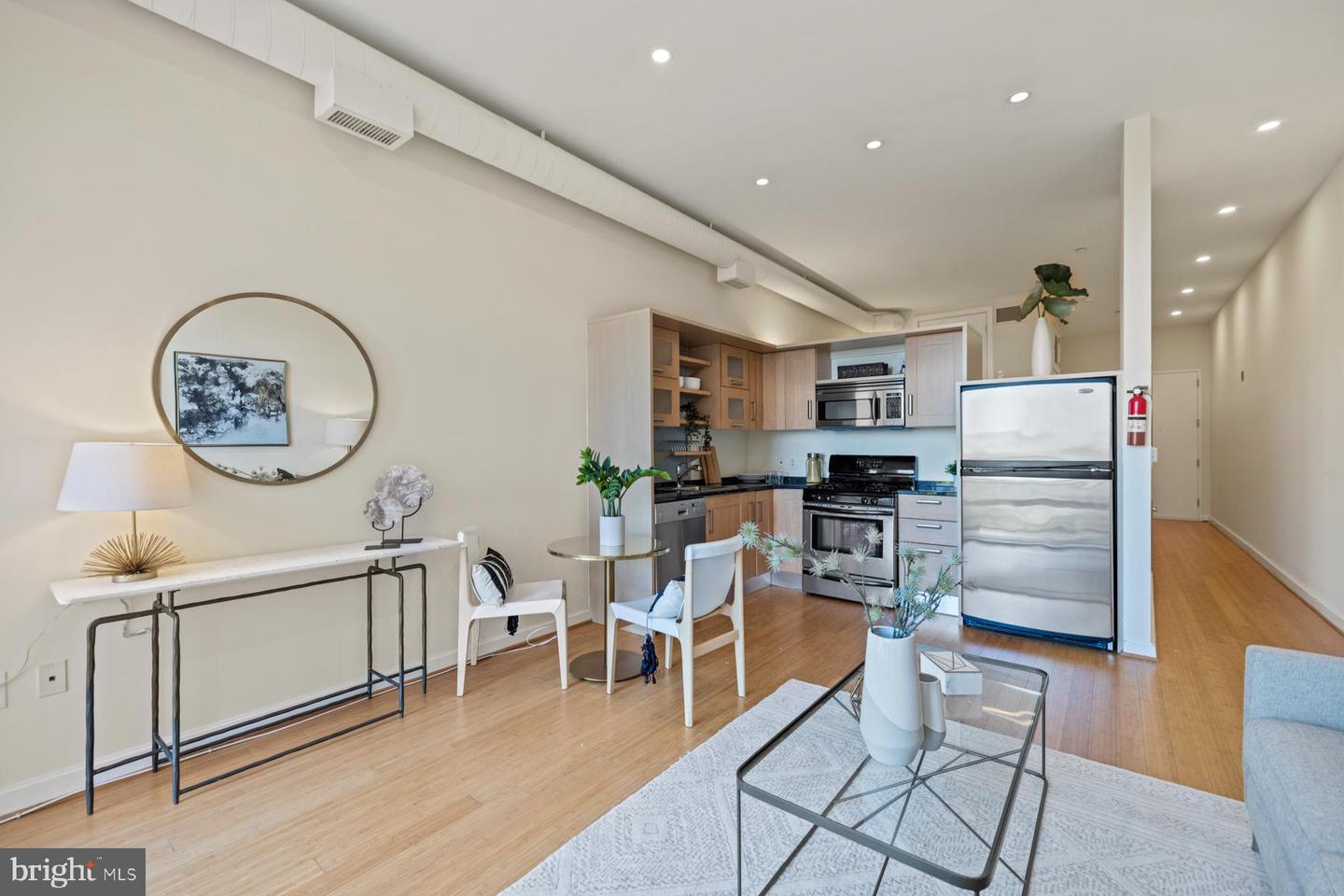 1390 V St NW #310