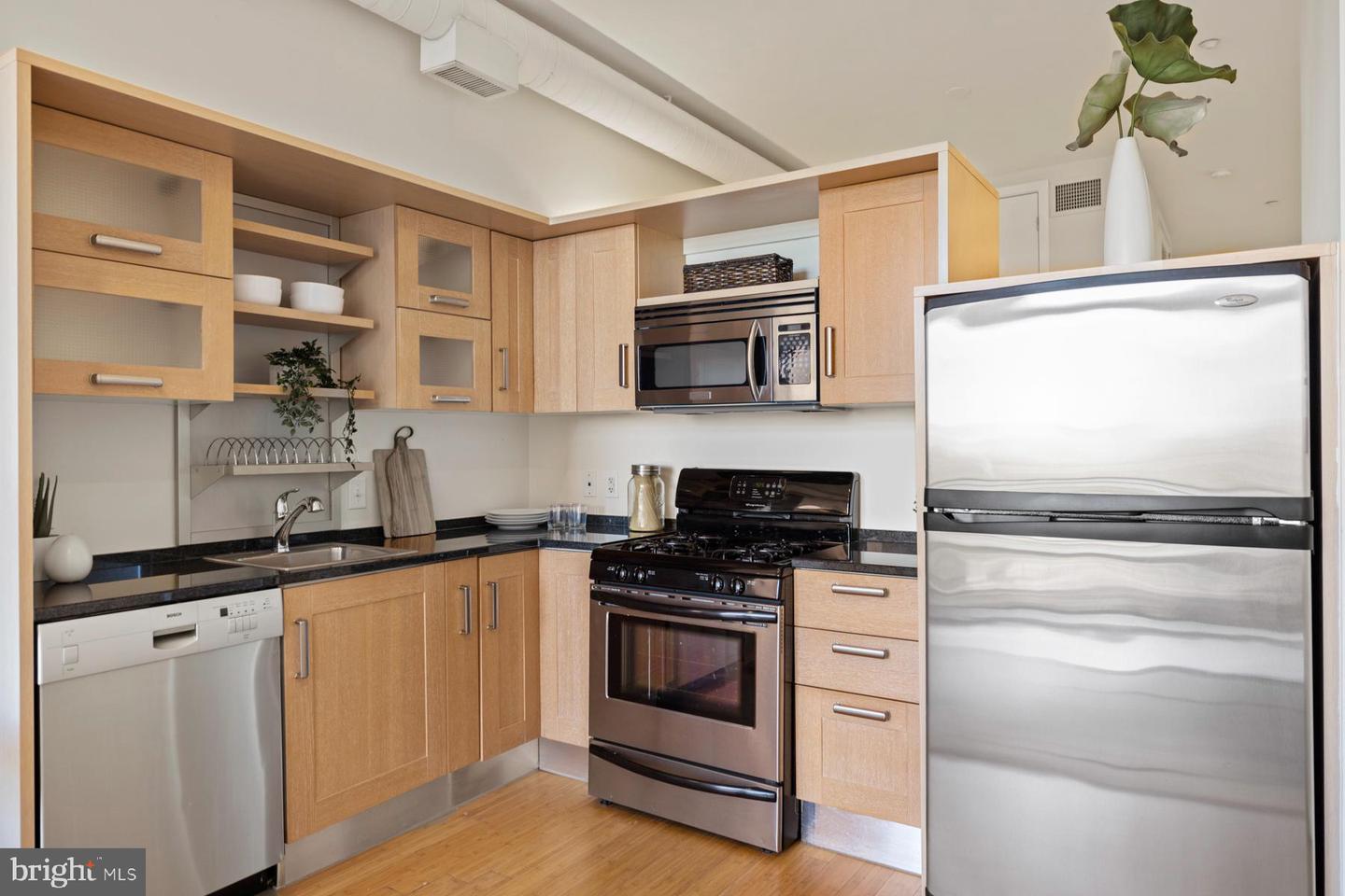 1390 V St NW #310