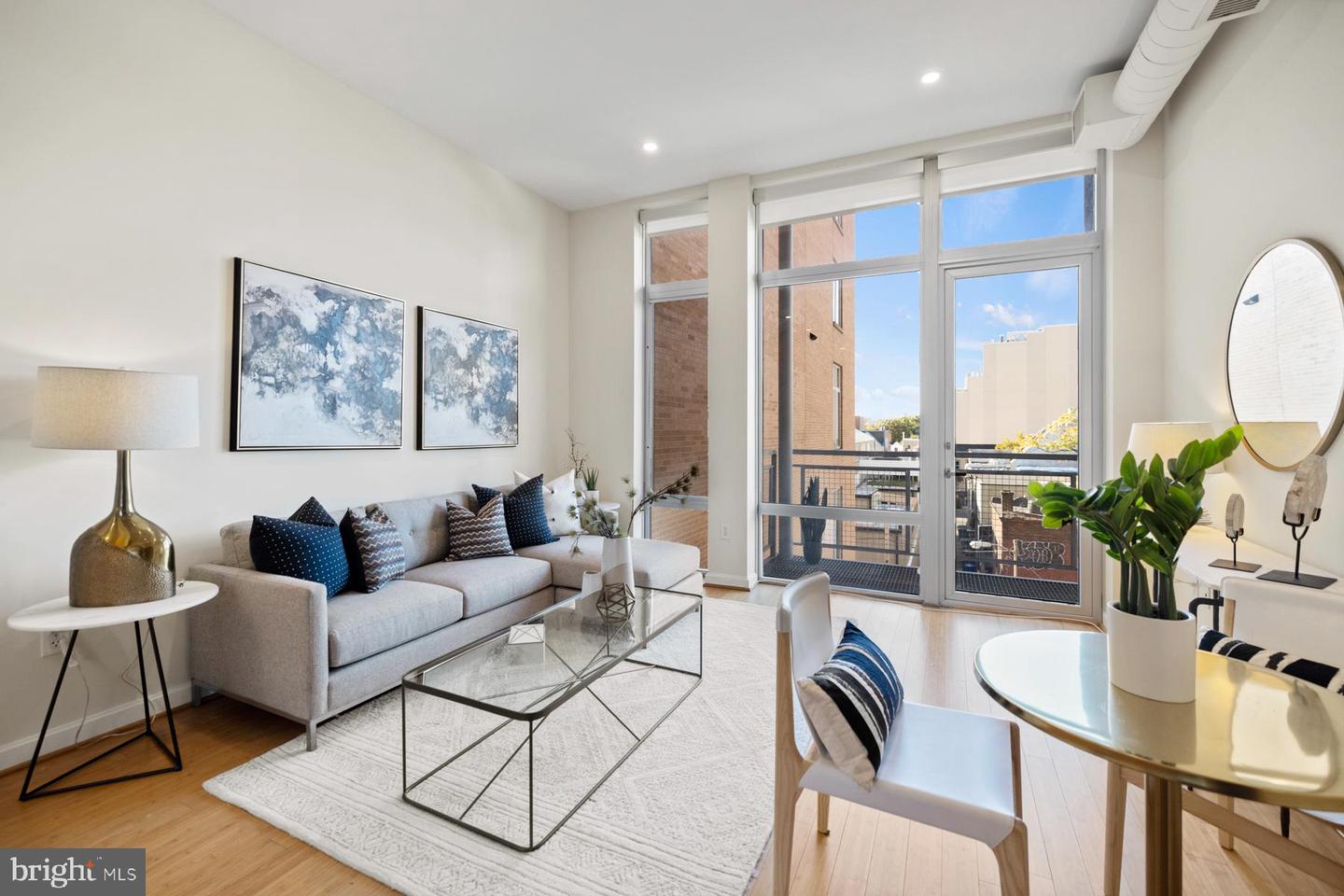 1390 V St NW #310