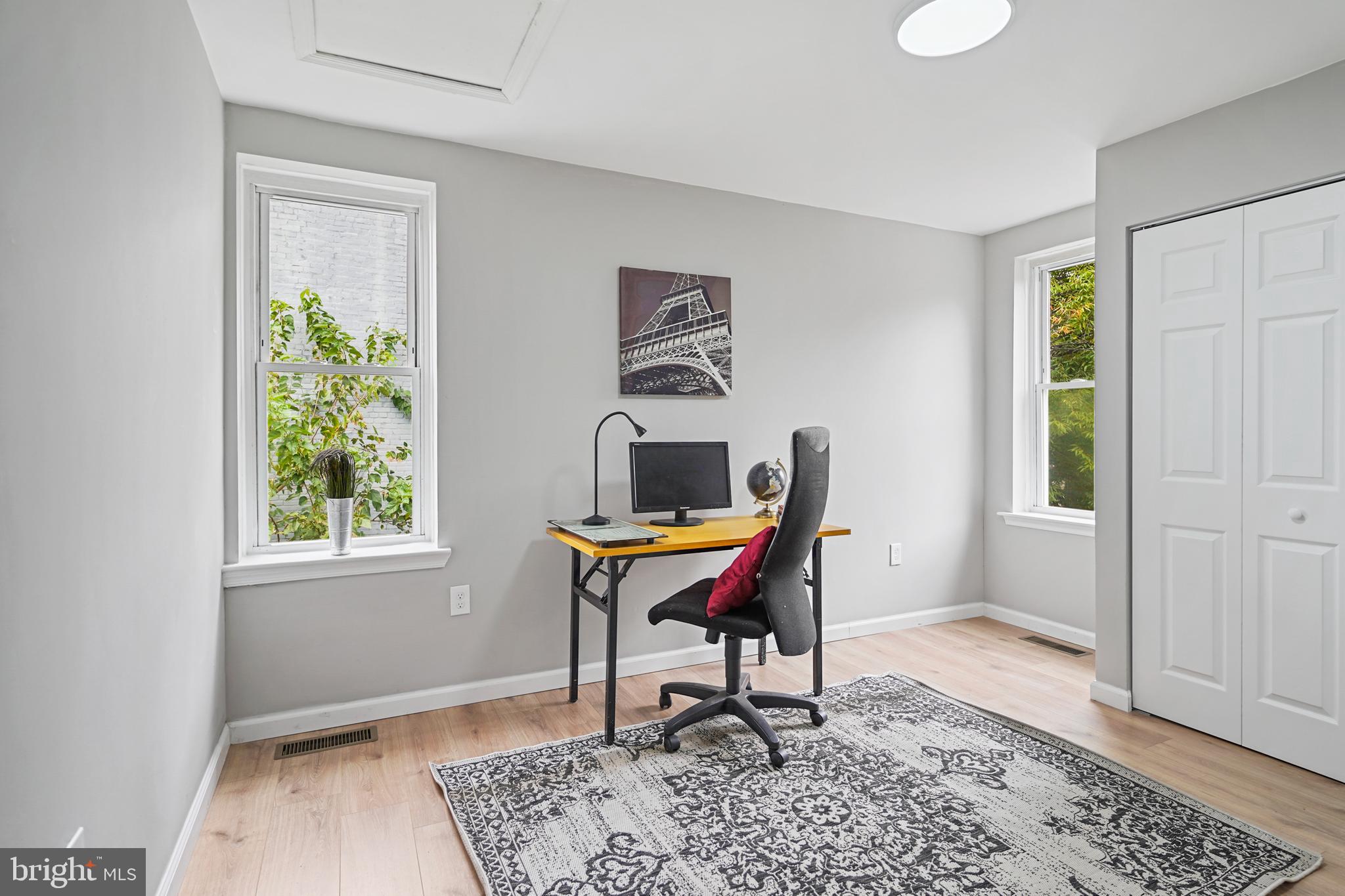1524 1st St NW