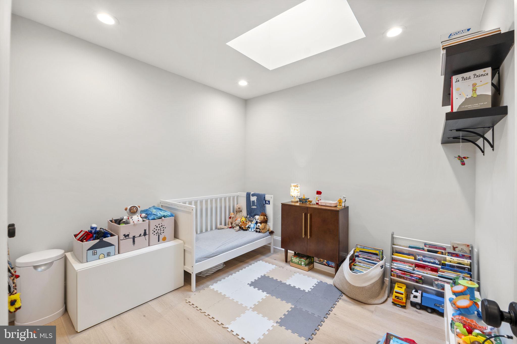 2150 FLORIDA AVENUE NW PH4