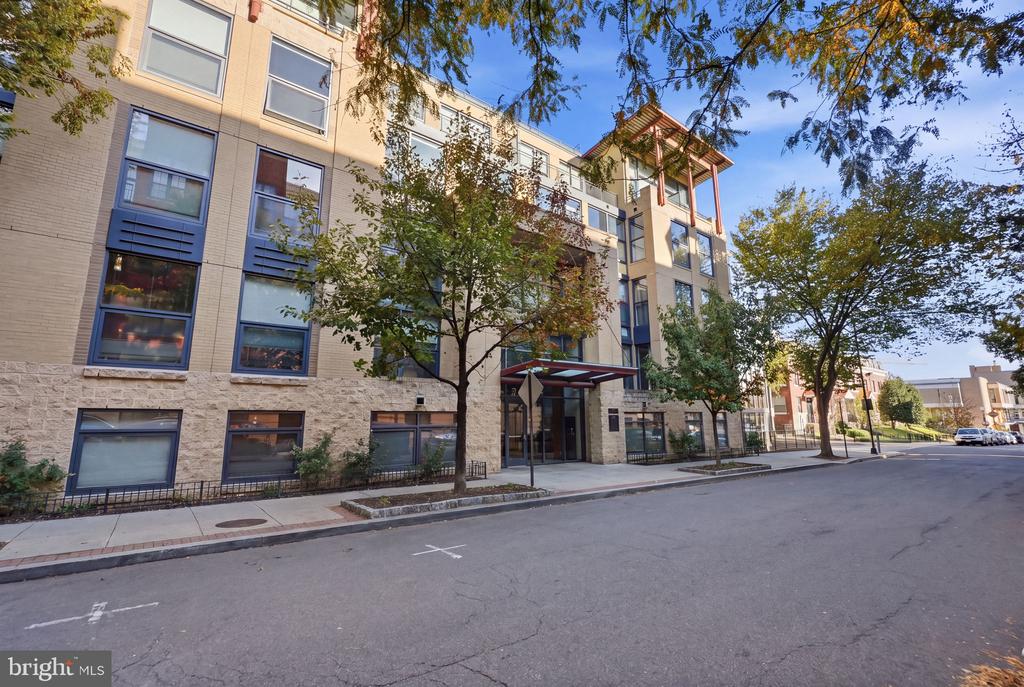 2301 CHAMPLAIN STREET NW Unit: 414