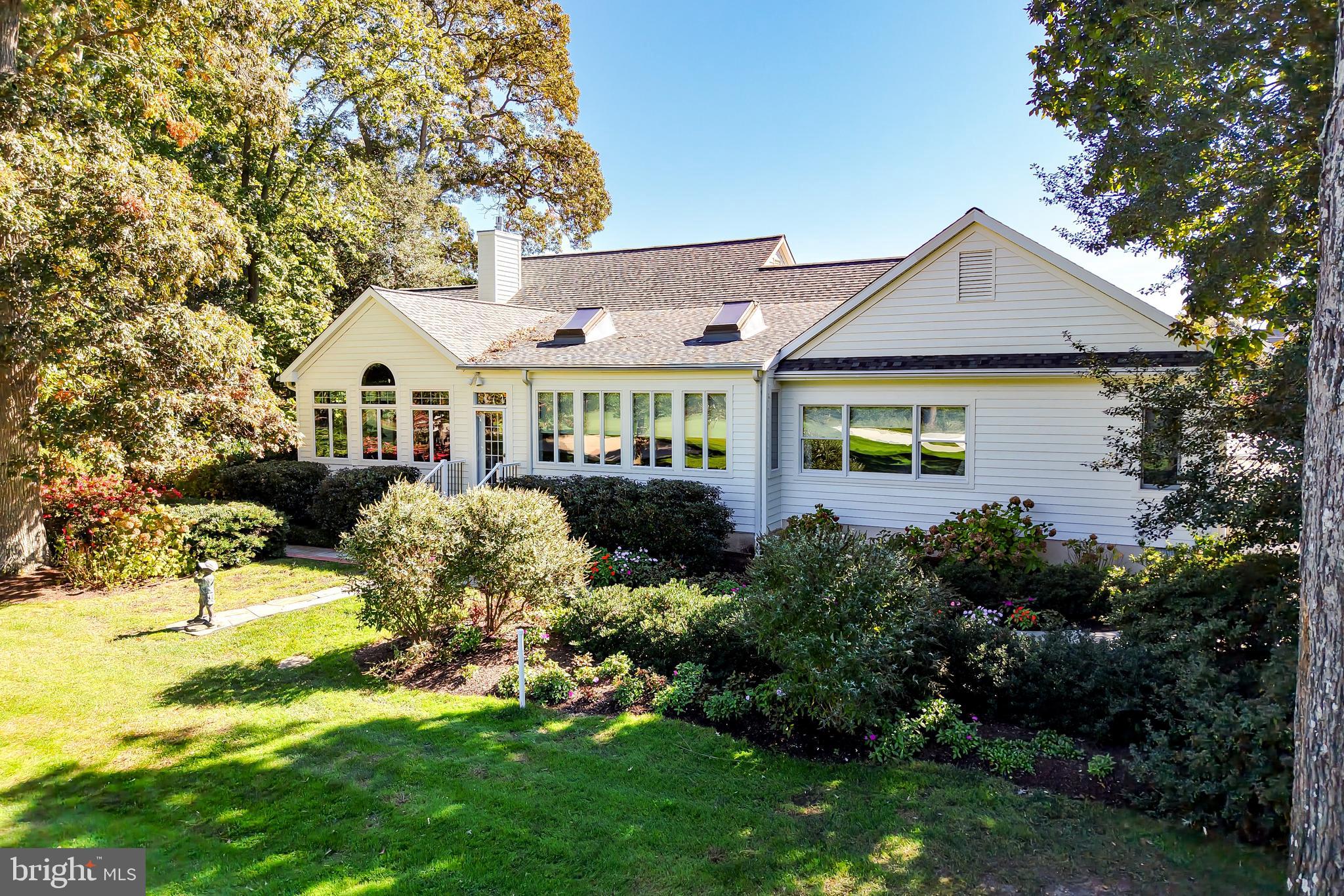 12 BLACK WALNUT COURT