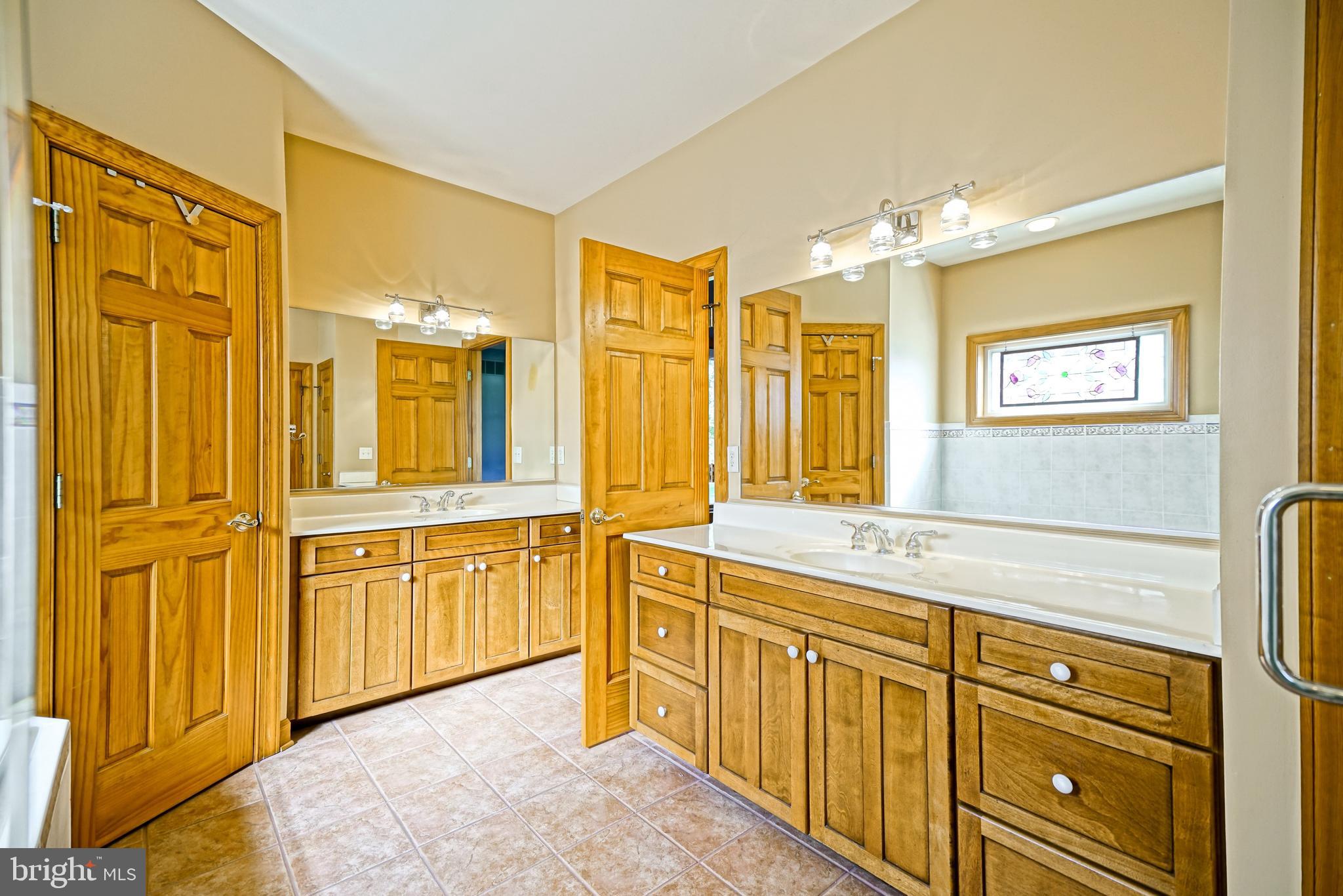 12 BLACK WALNUT COURT
