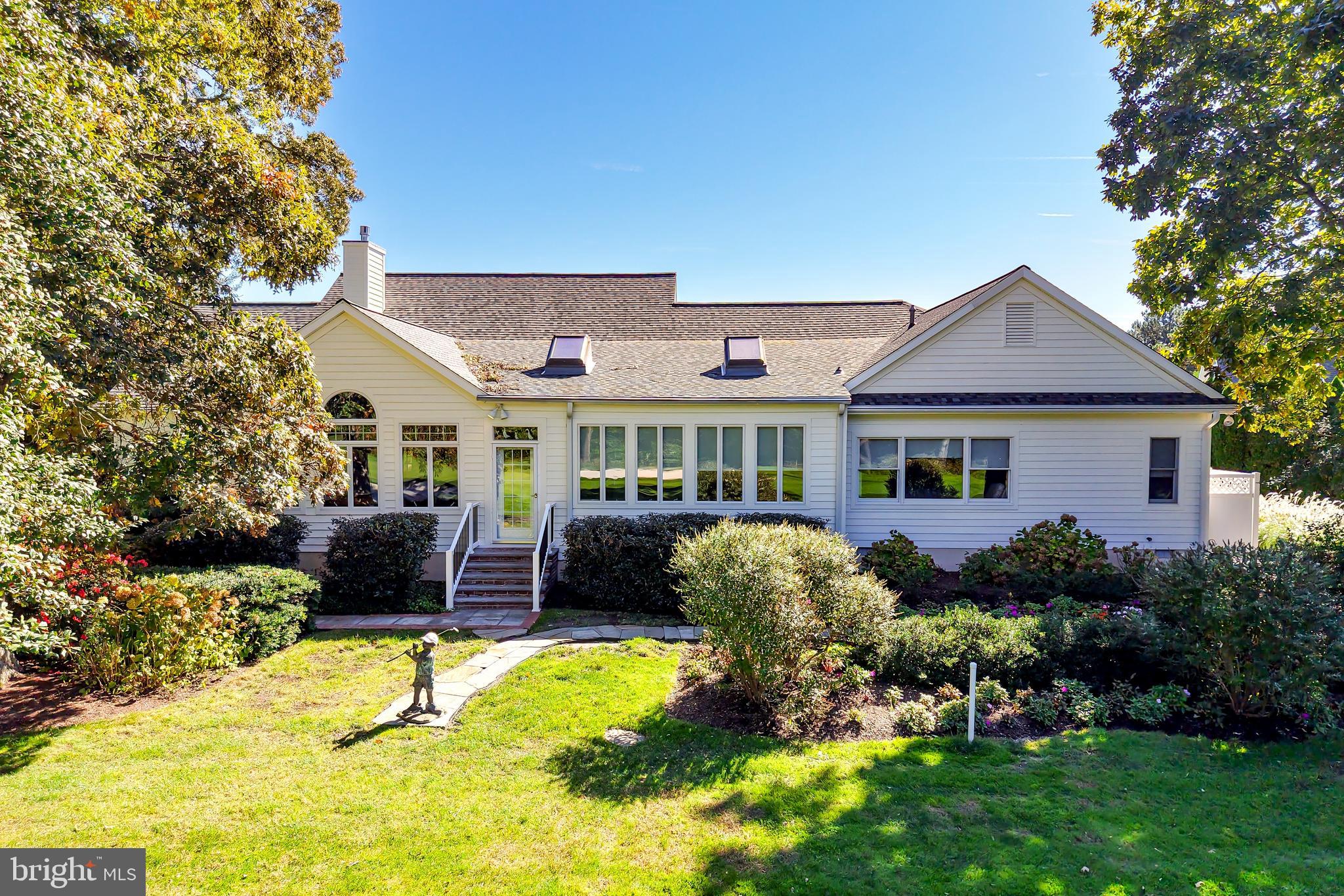 12 BLACK WALNUT COURT