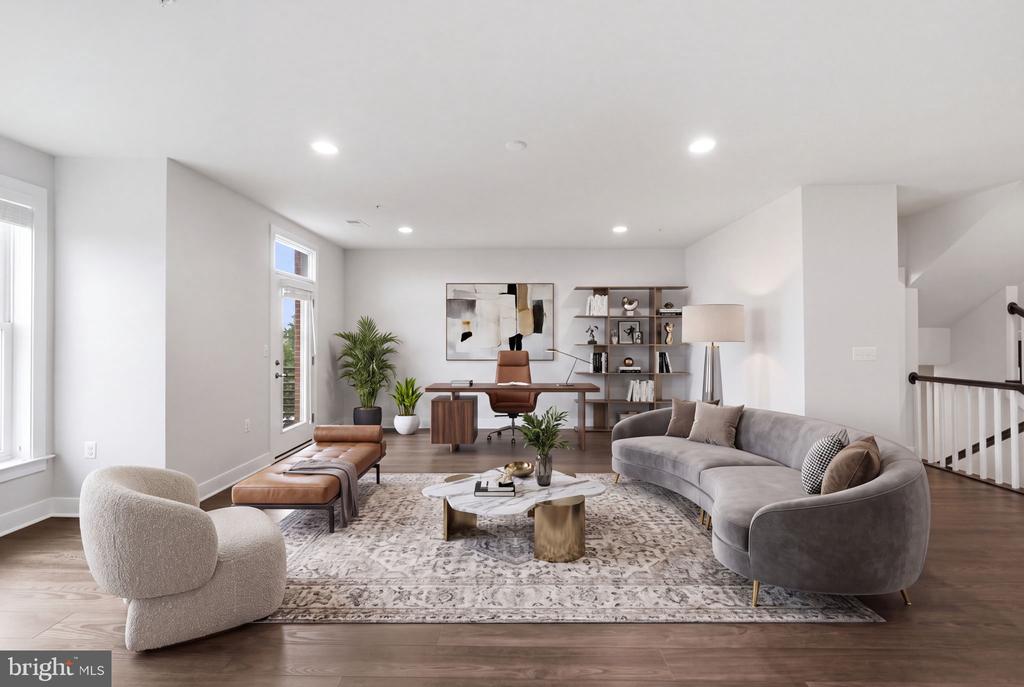 1908 POTOMAC AVENUE Unit: 102