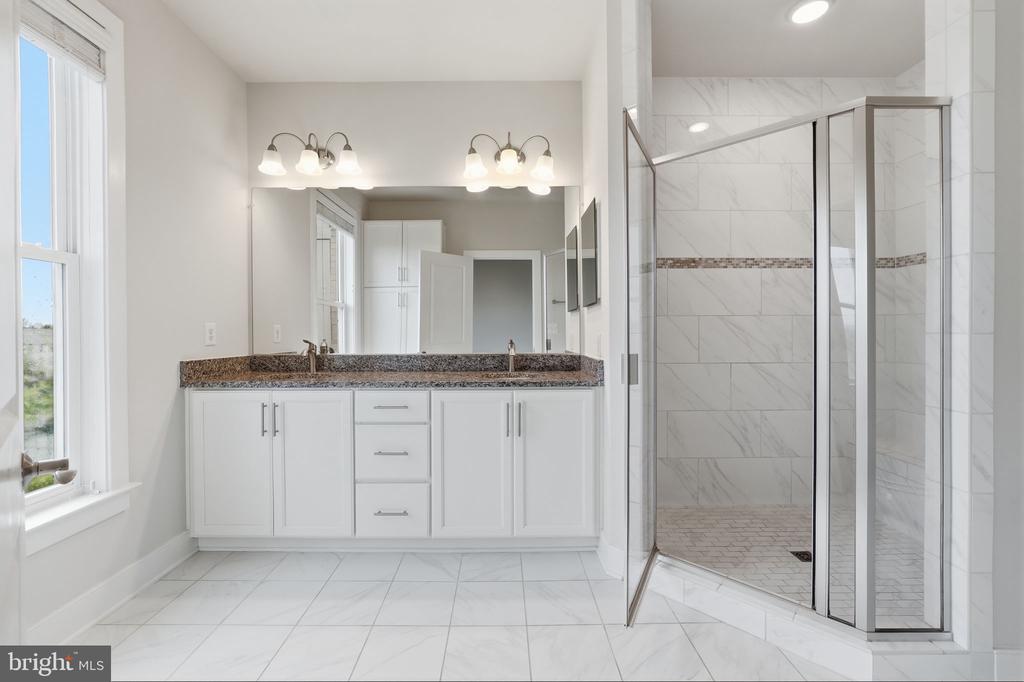 1908 POTOMAC AVENUE Unit: 102