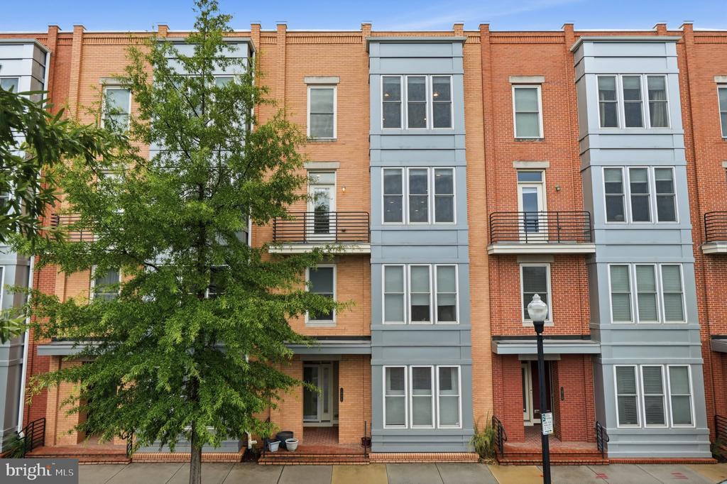 1908 POTOMAC AVENUE Unit: 102
