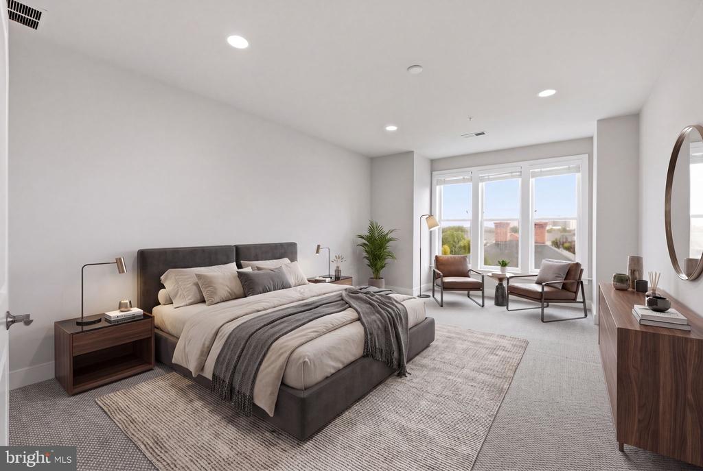 1908 POTOMAC AVENUE Unit: 102