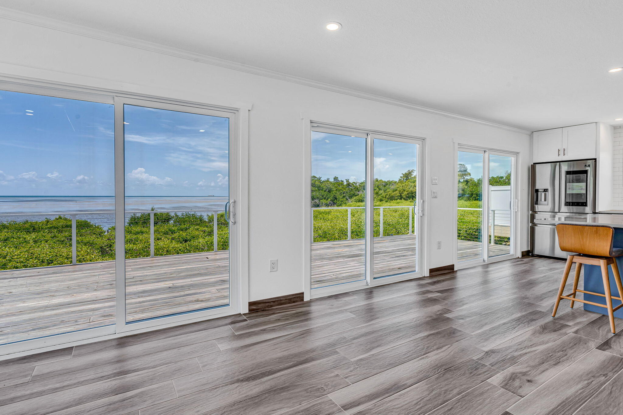 6575 Oceanview Avenue