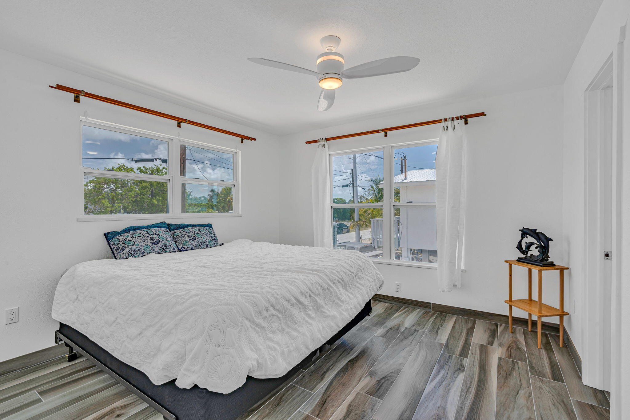 6575 Oceanview Avenue