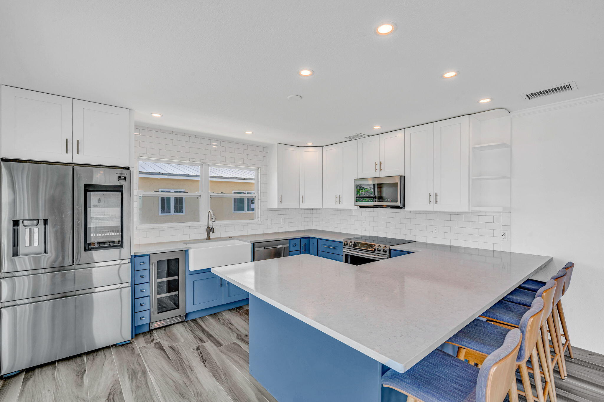 6575 Oceanview Avenue