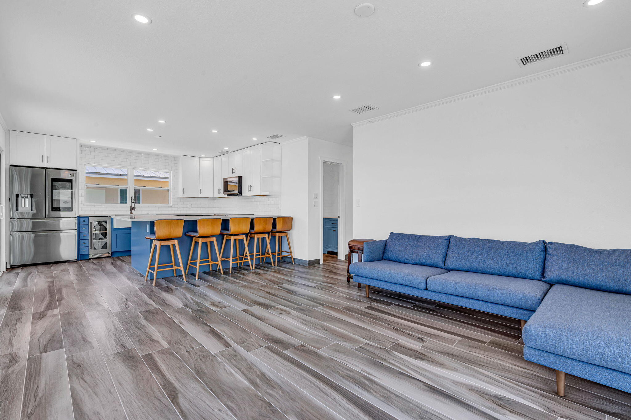 6575 Oceanview Avenue