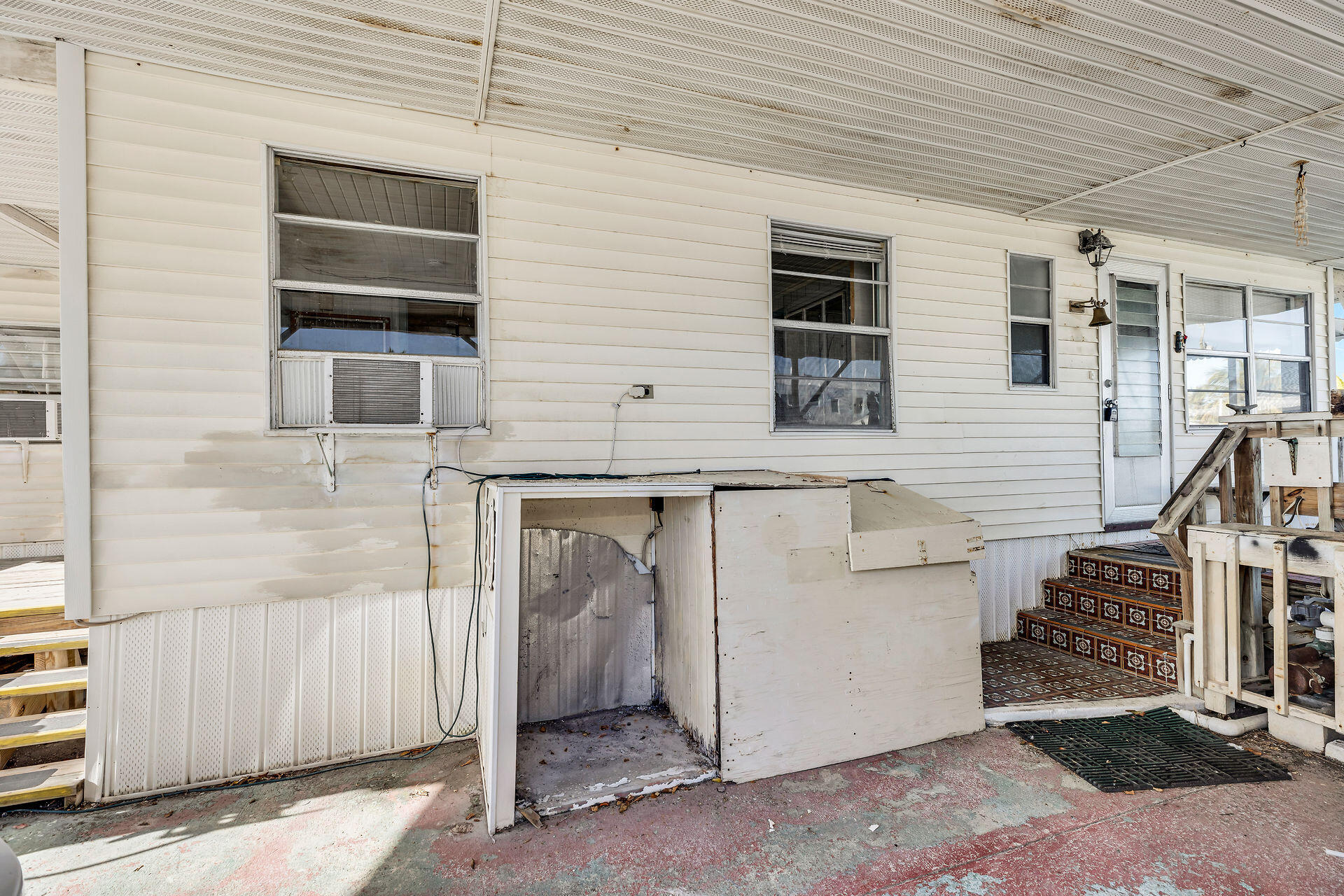 1000 James Avenue