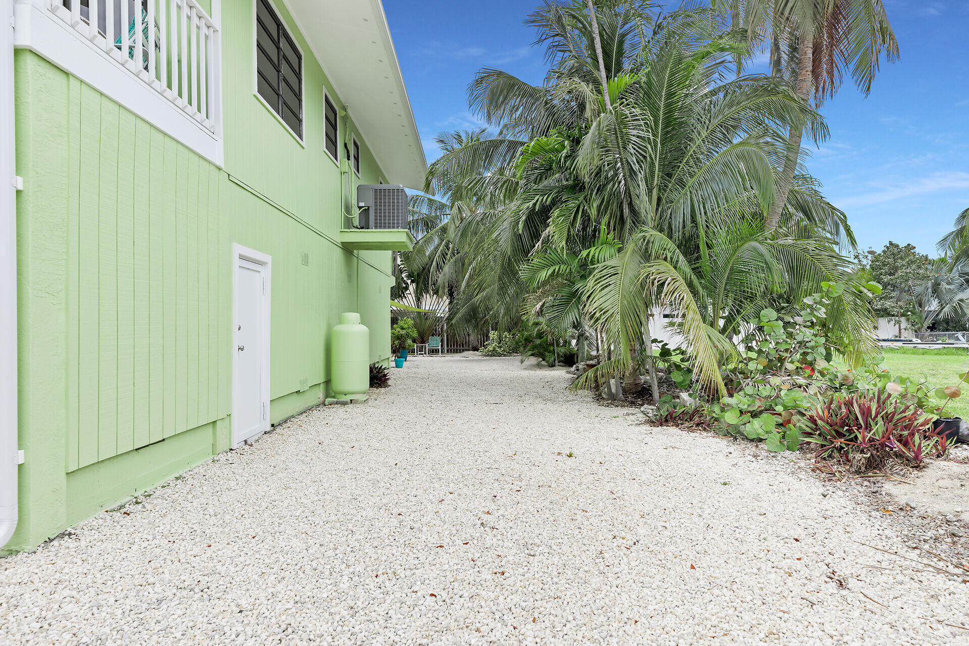 947 E 75Th Street
