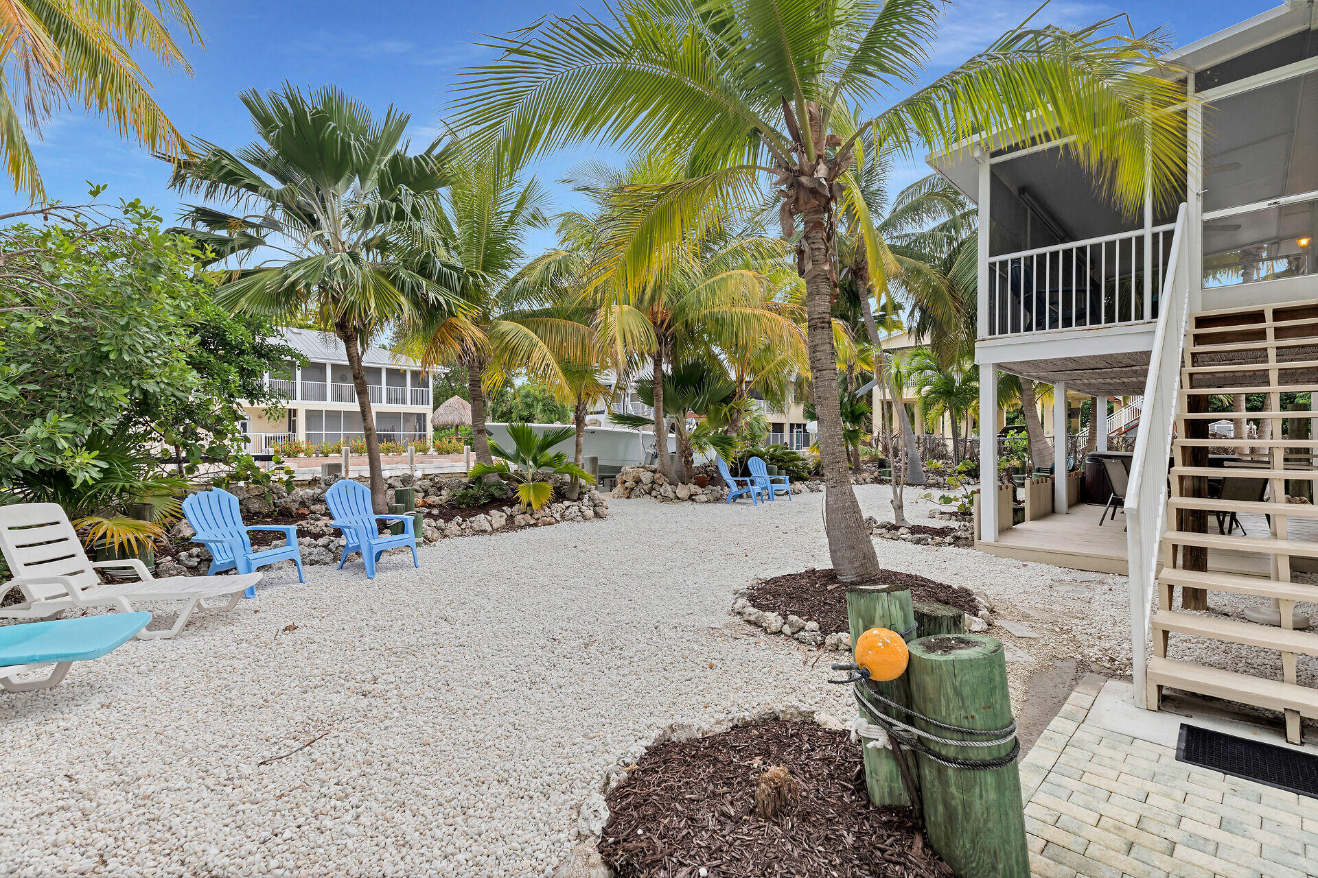 944 E 75Th Street