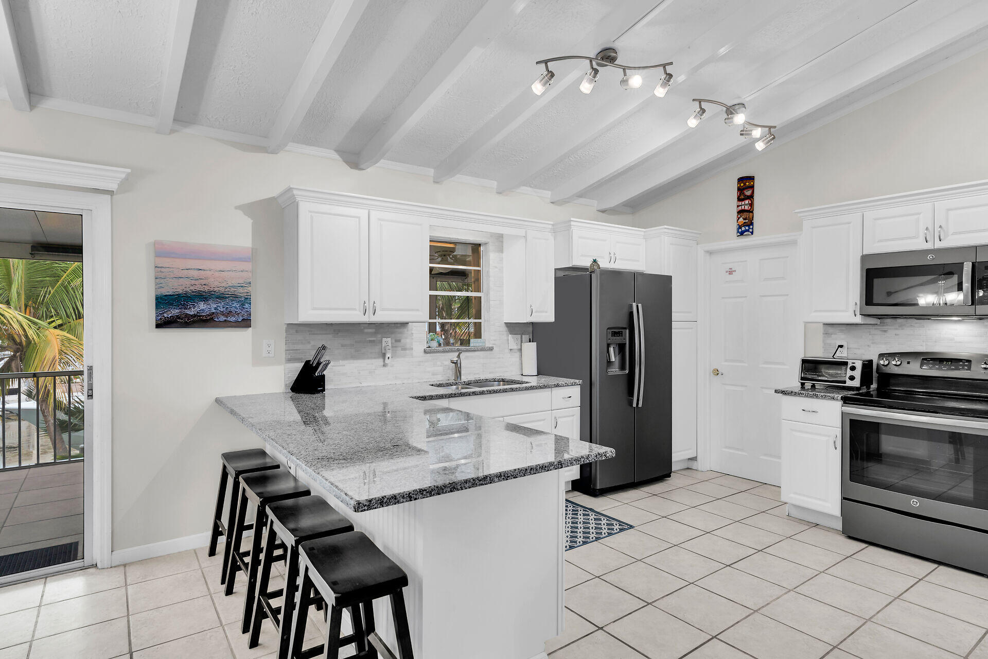 944 E 75Th Street