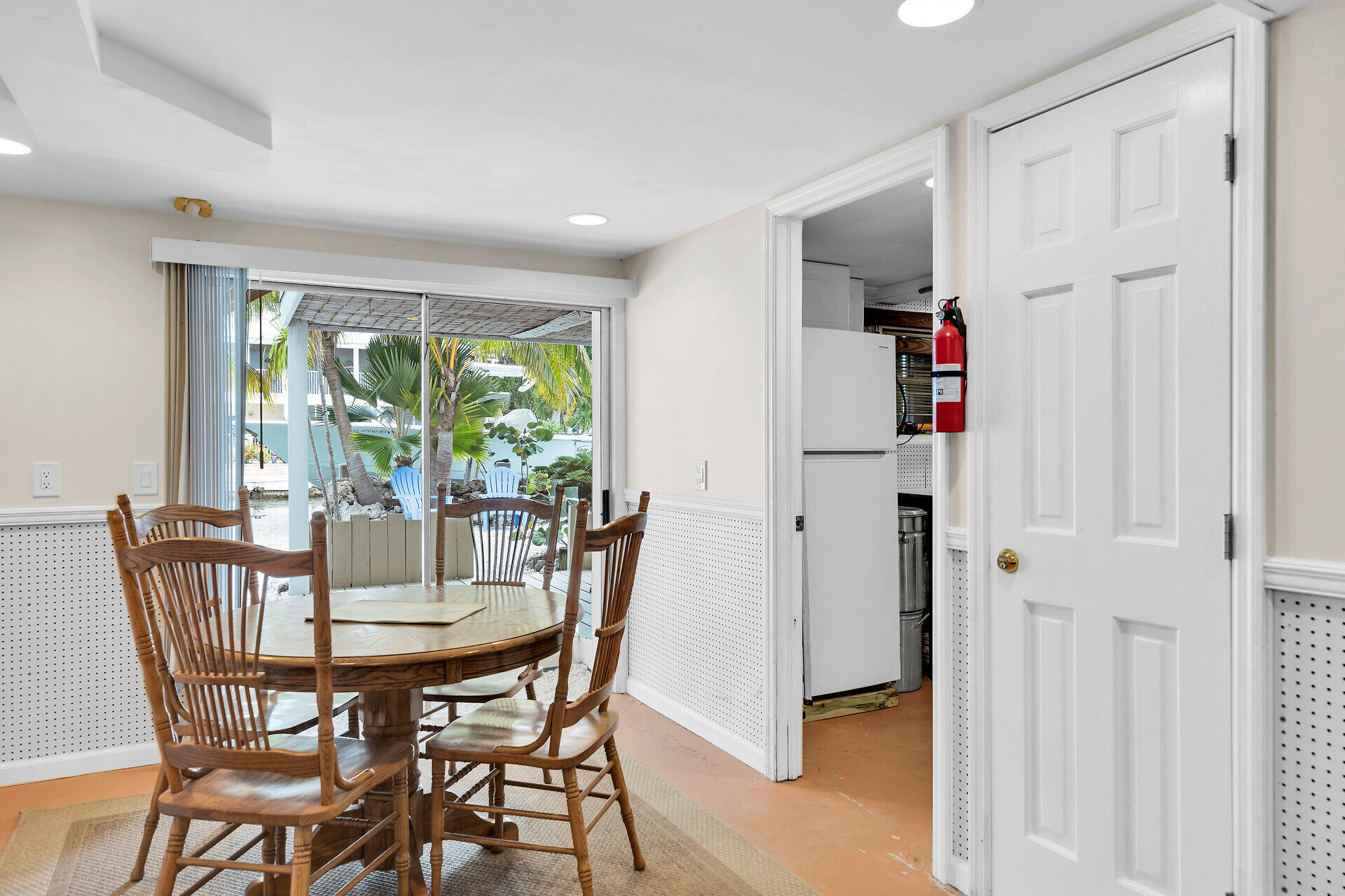 944 E 75Th Street