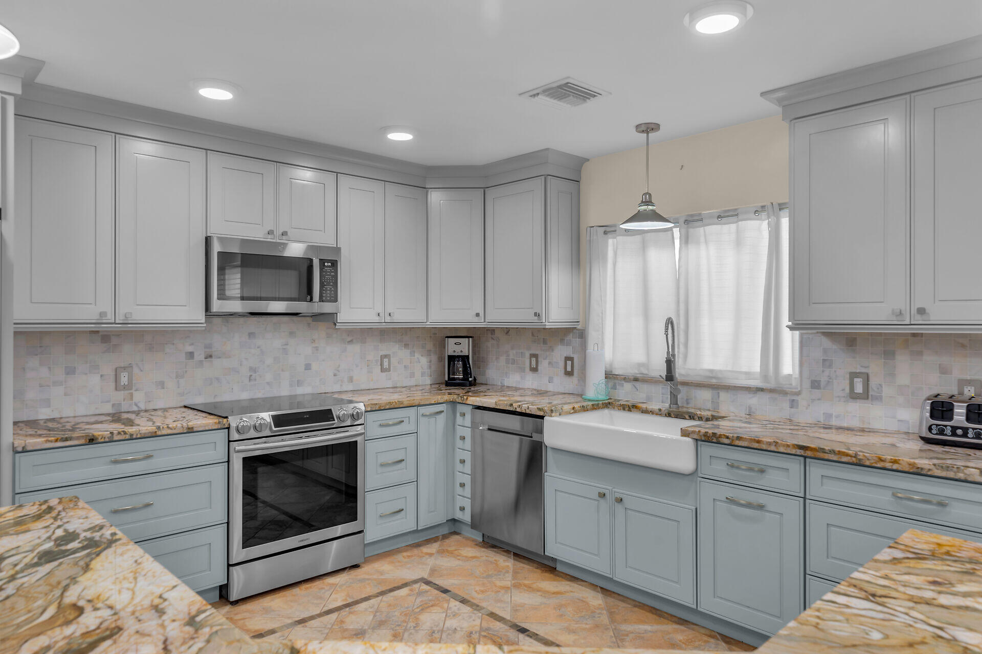 271 4th Street