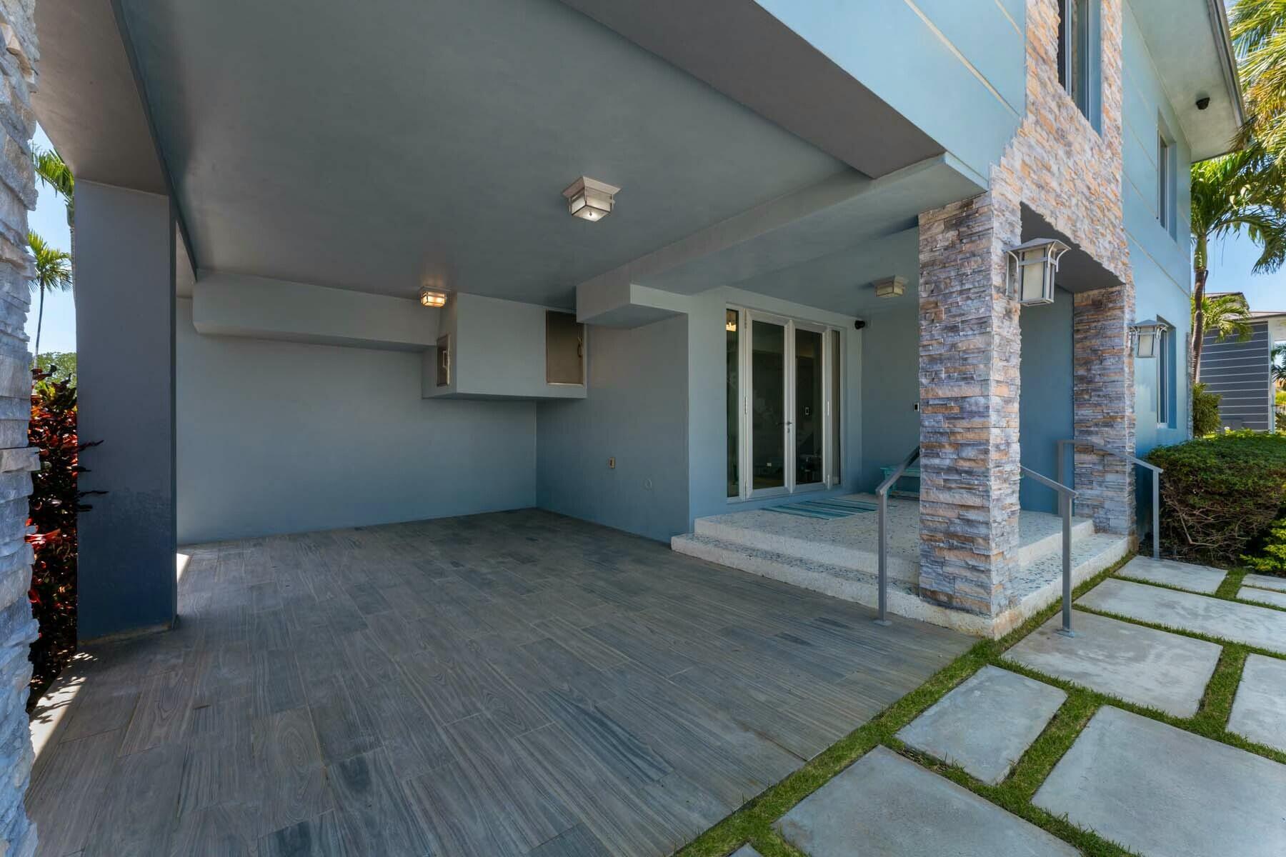 172 Venetian Drive