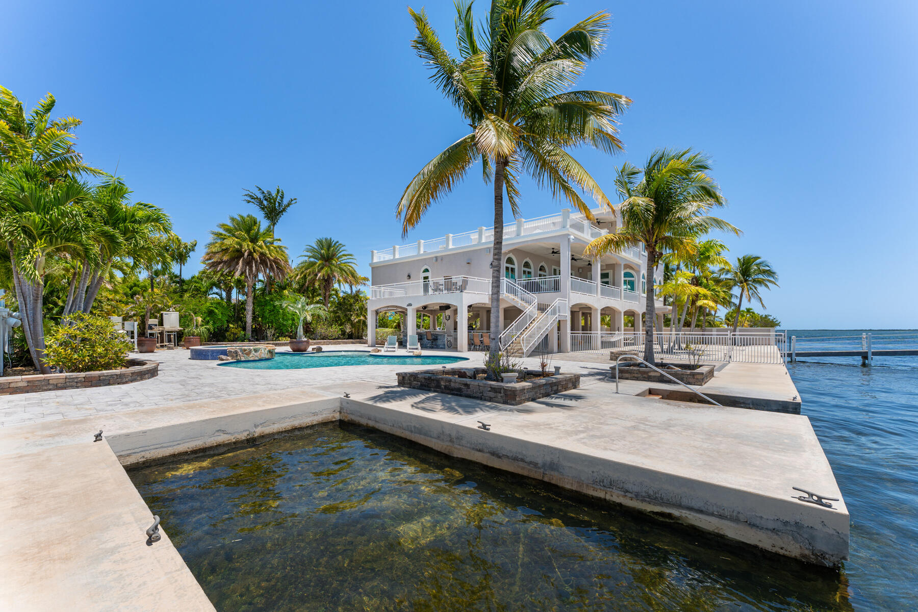 3742 Seagrape Street