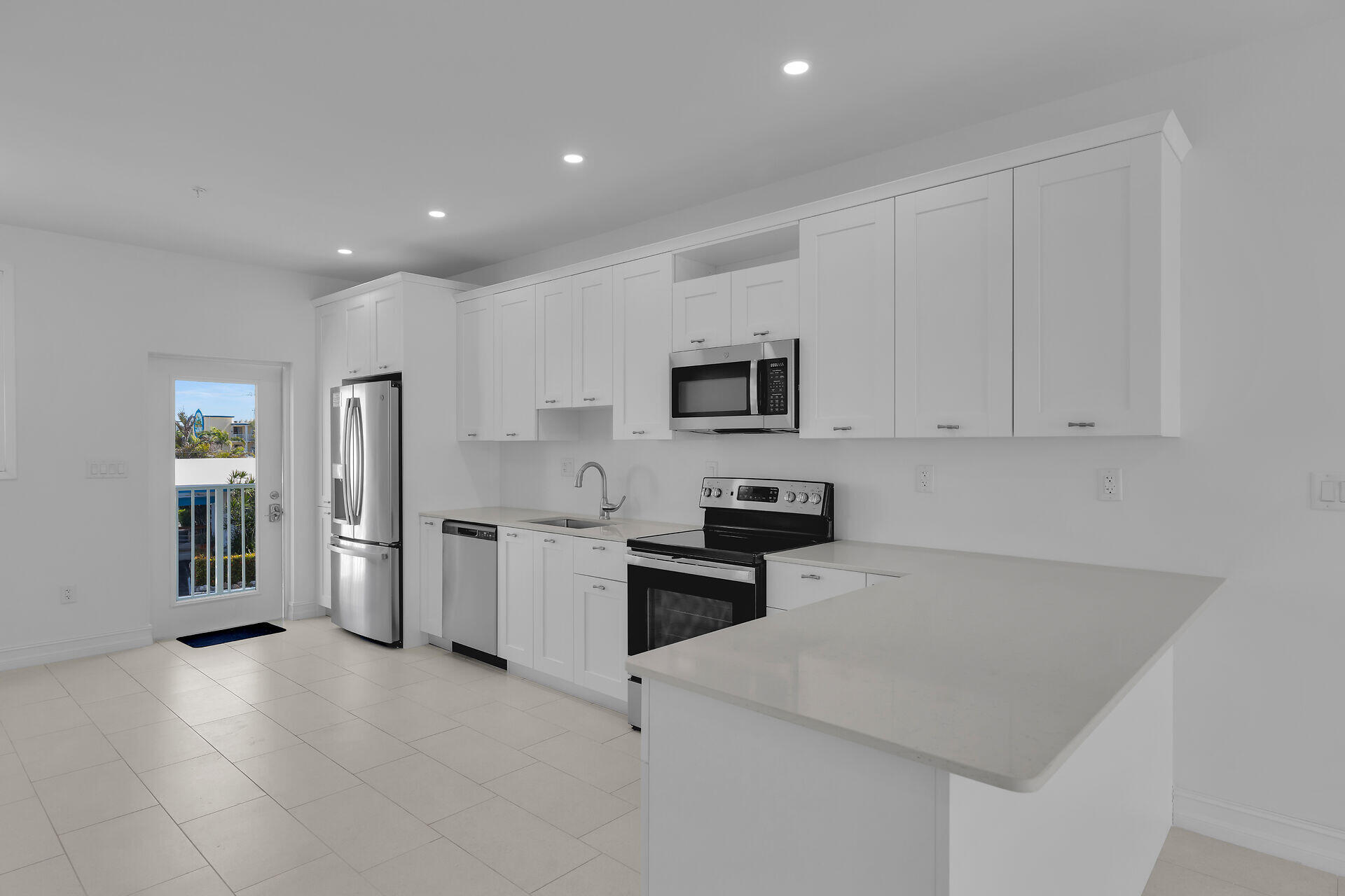 501 E Ocean Drive Unit: 17