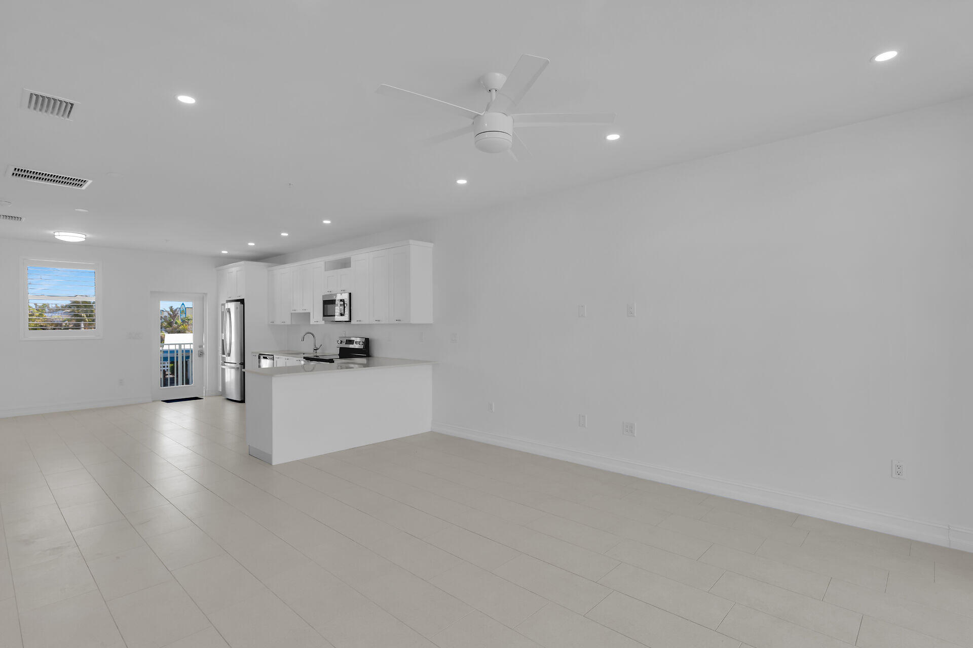 501 E Ocean Drive Unit: 17