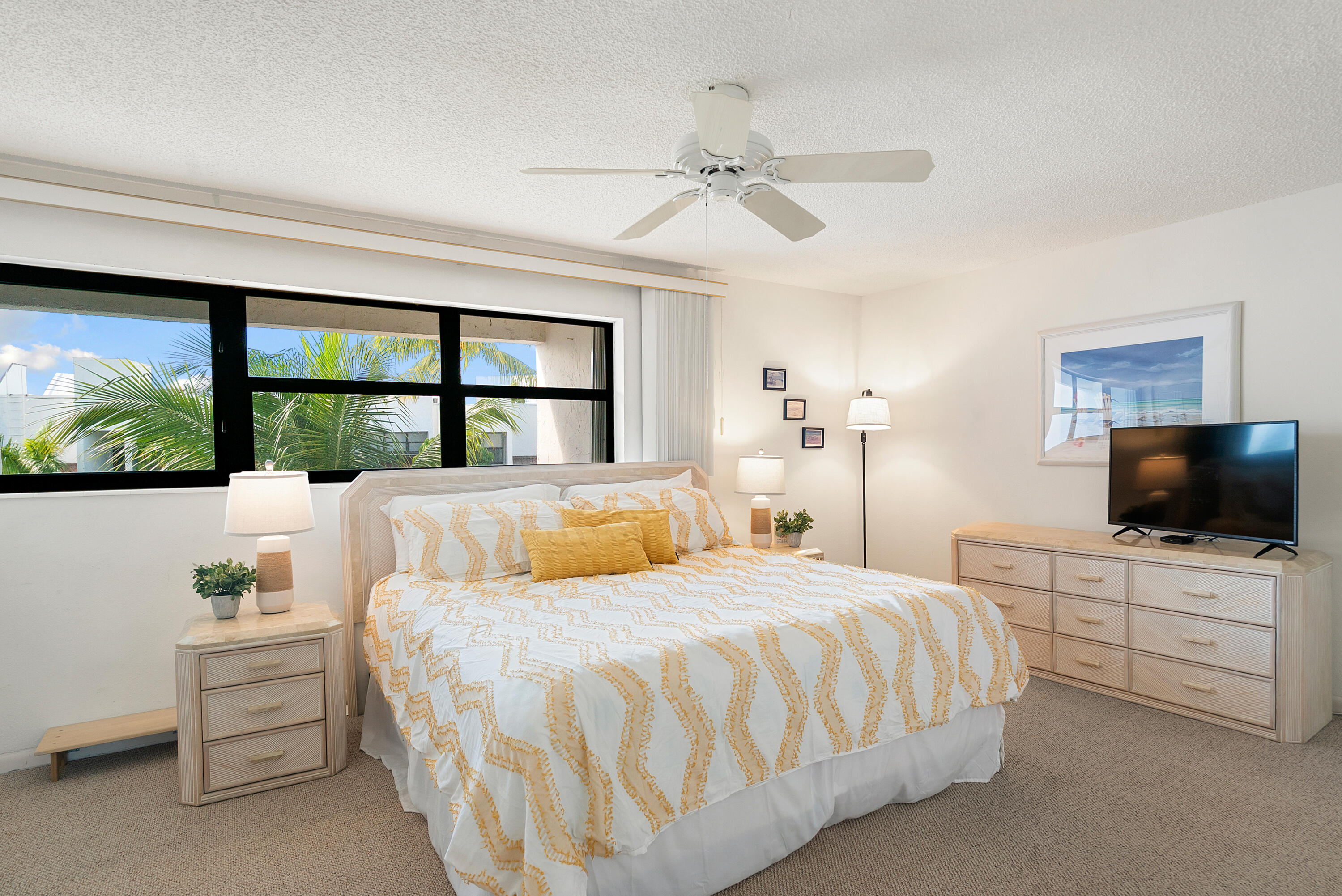 601 W Ocean Drive Unit: 411C