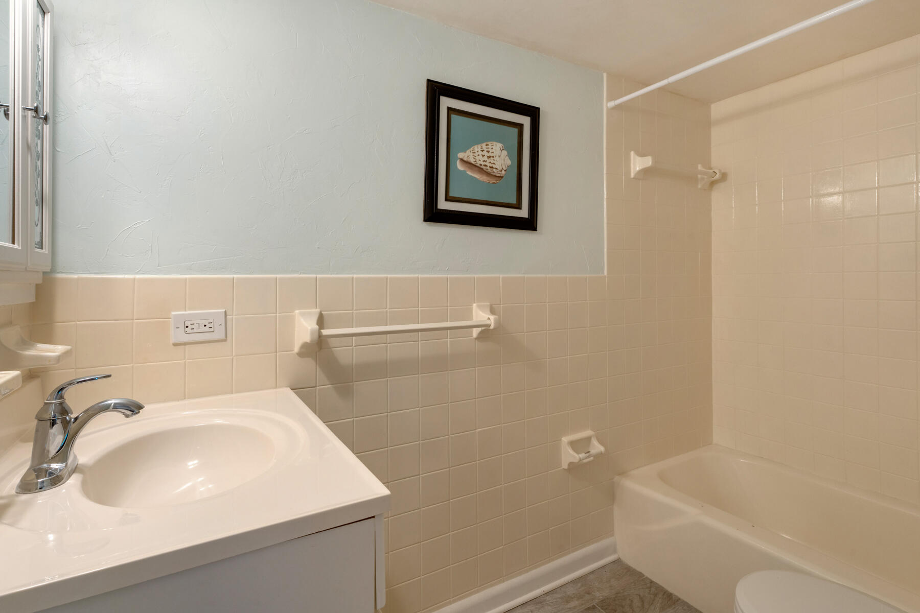 1115 Sombrero Boulevard 102B