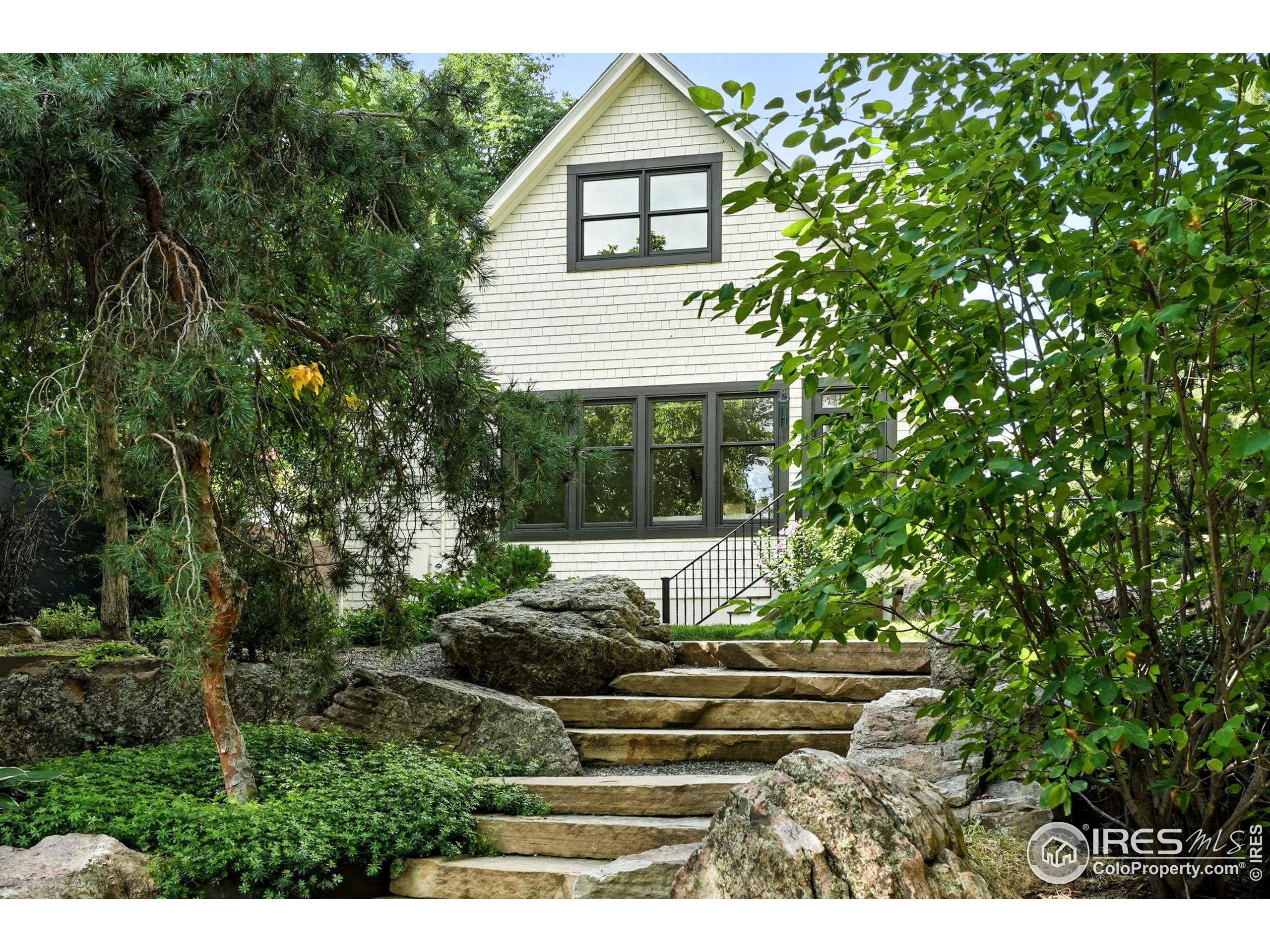 563 Arapahoe Ave