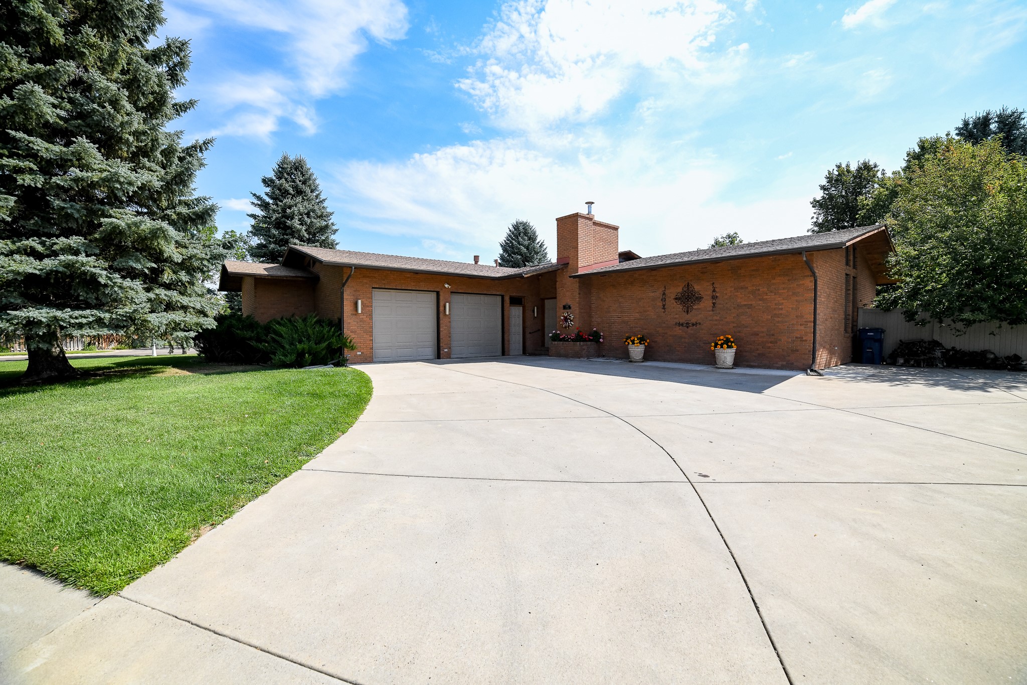400 Deer Drive