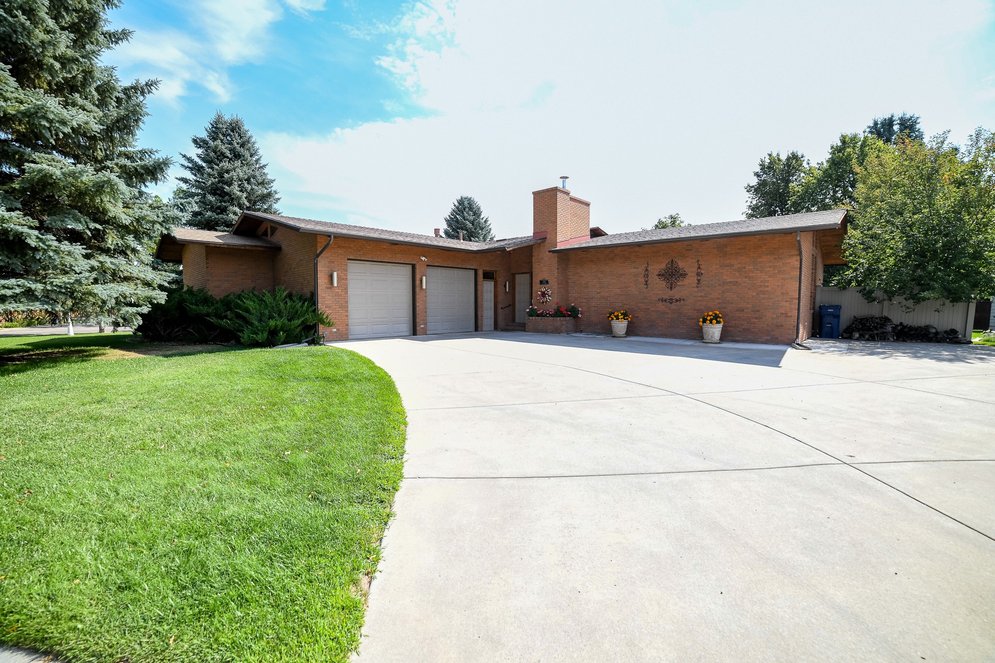 400 Deer Drive