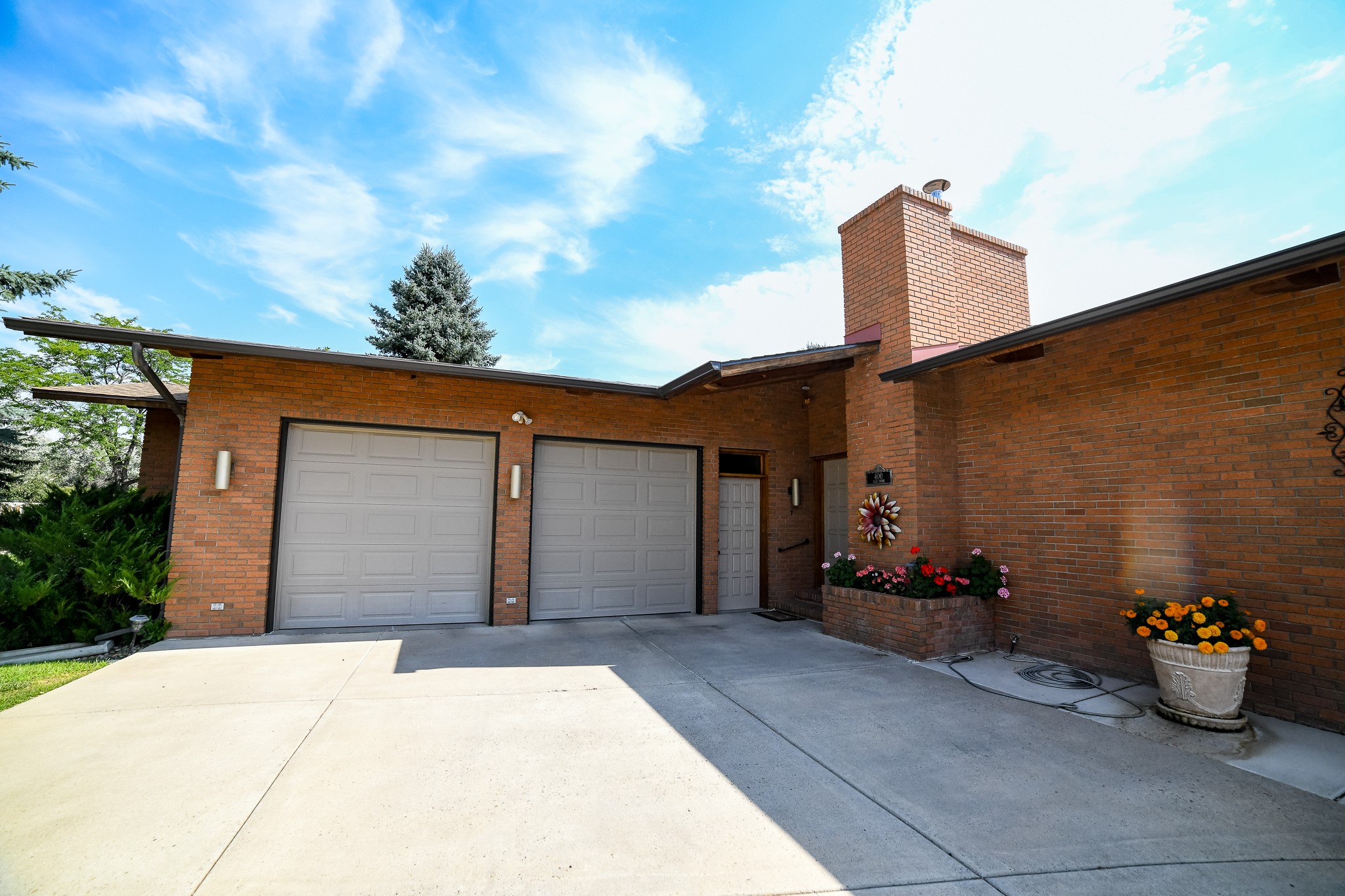 400 Deer Drive