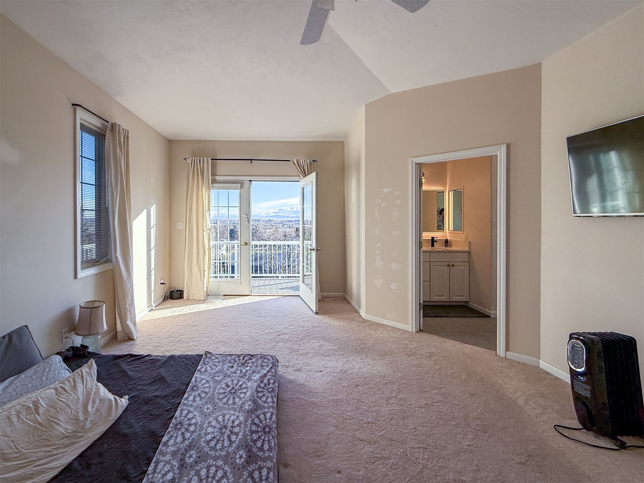 952 Valley View Drive