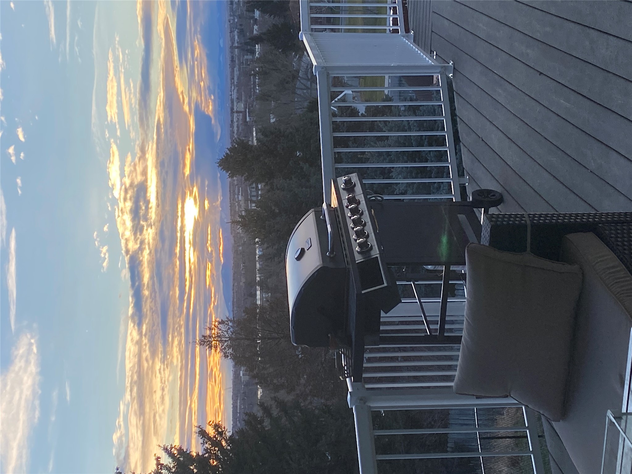 952 Valley View Drive