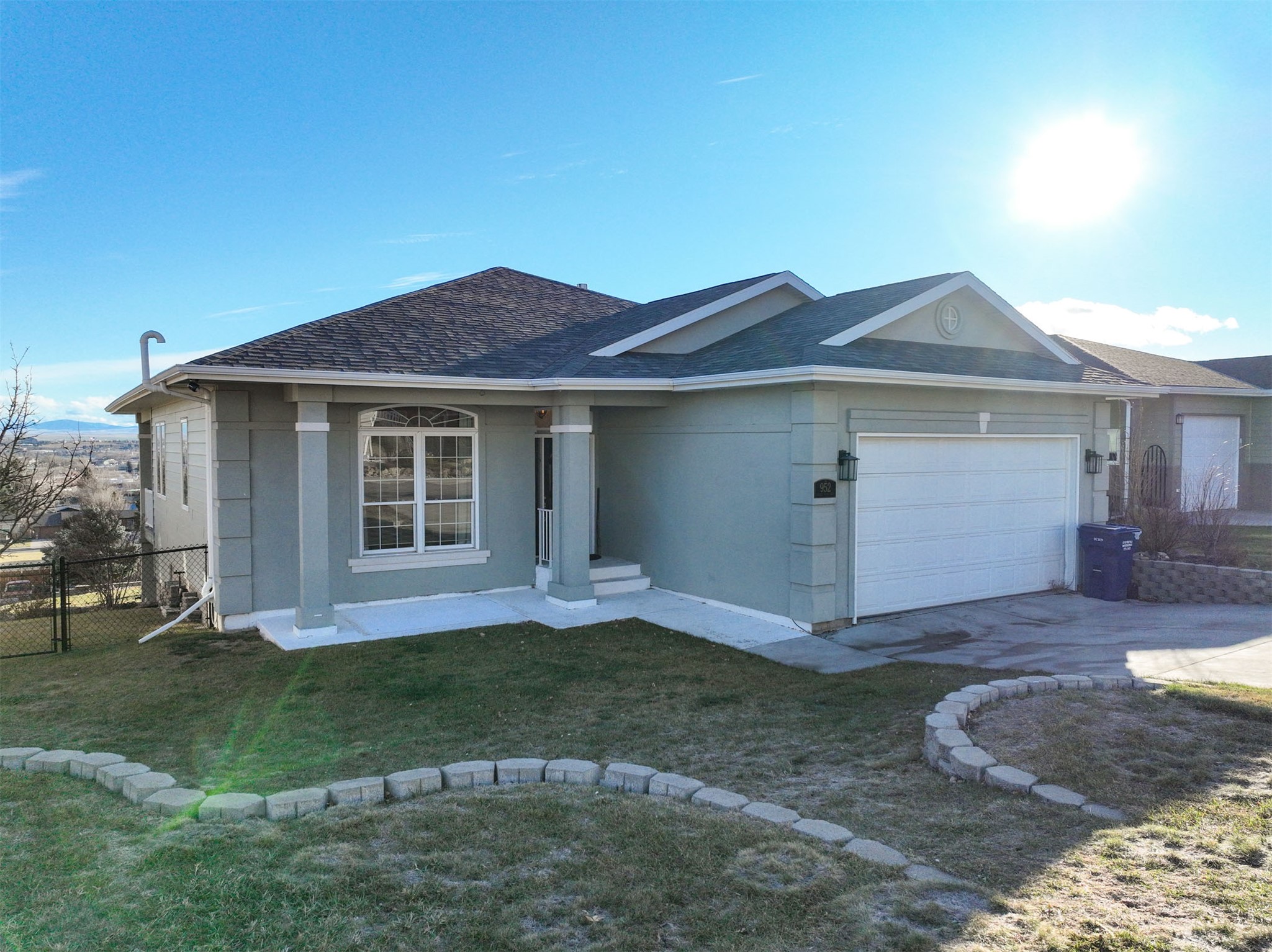 952 Valley View Drive