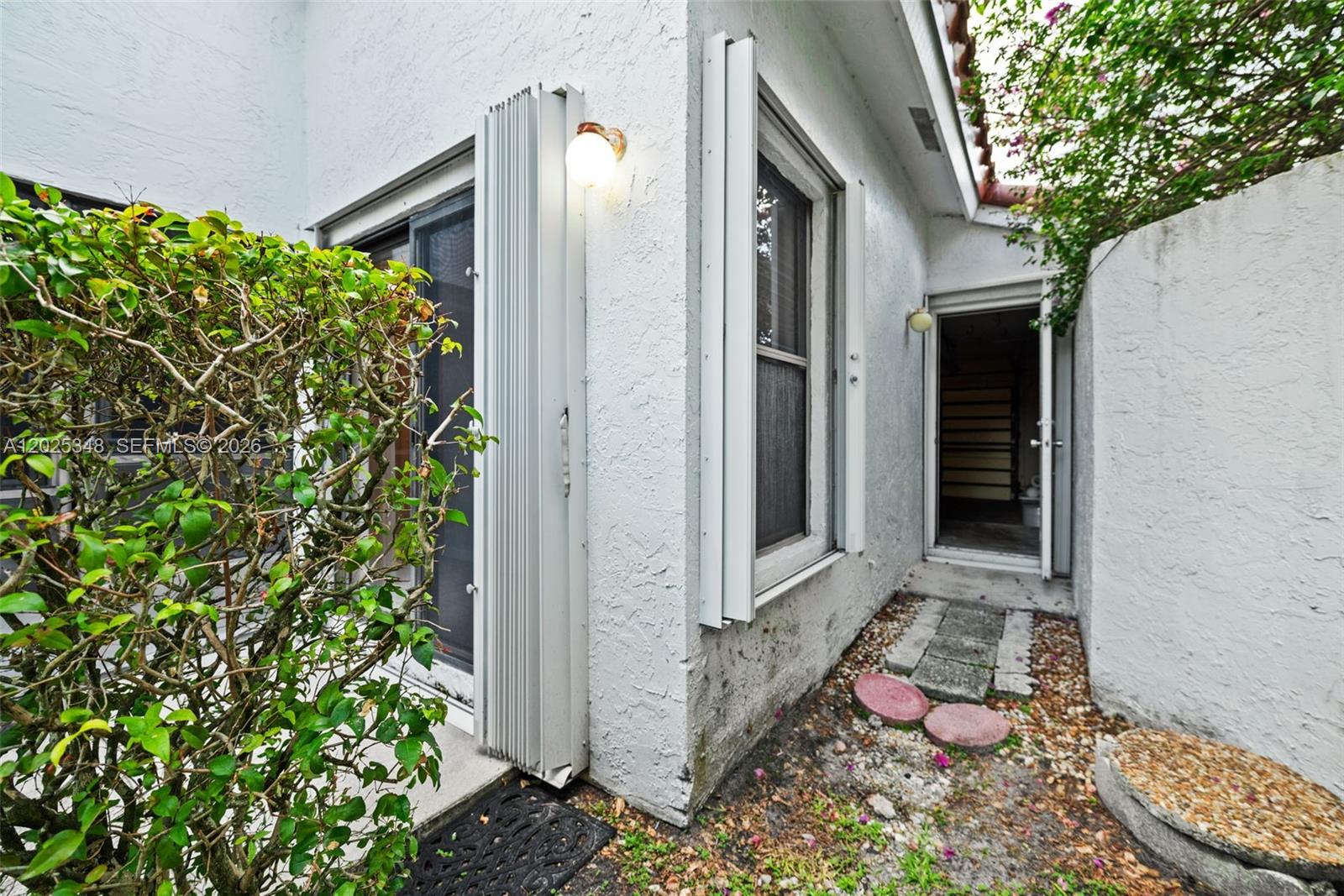 5901 Chester Lane